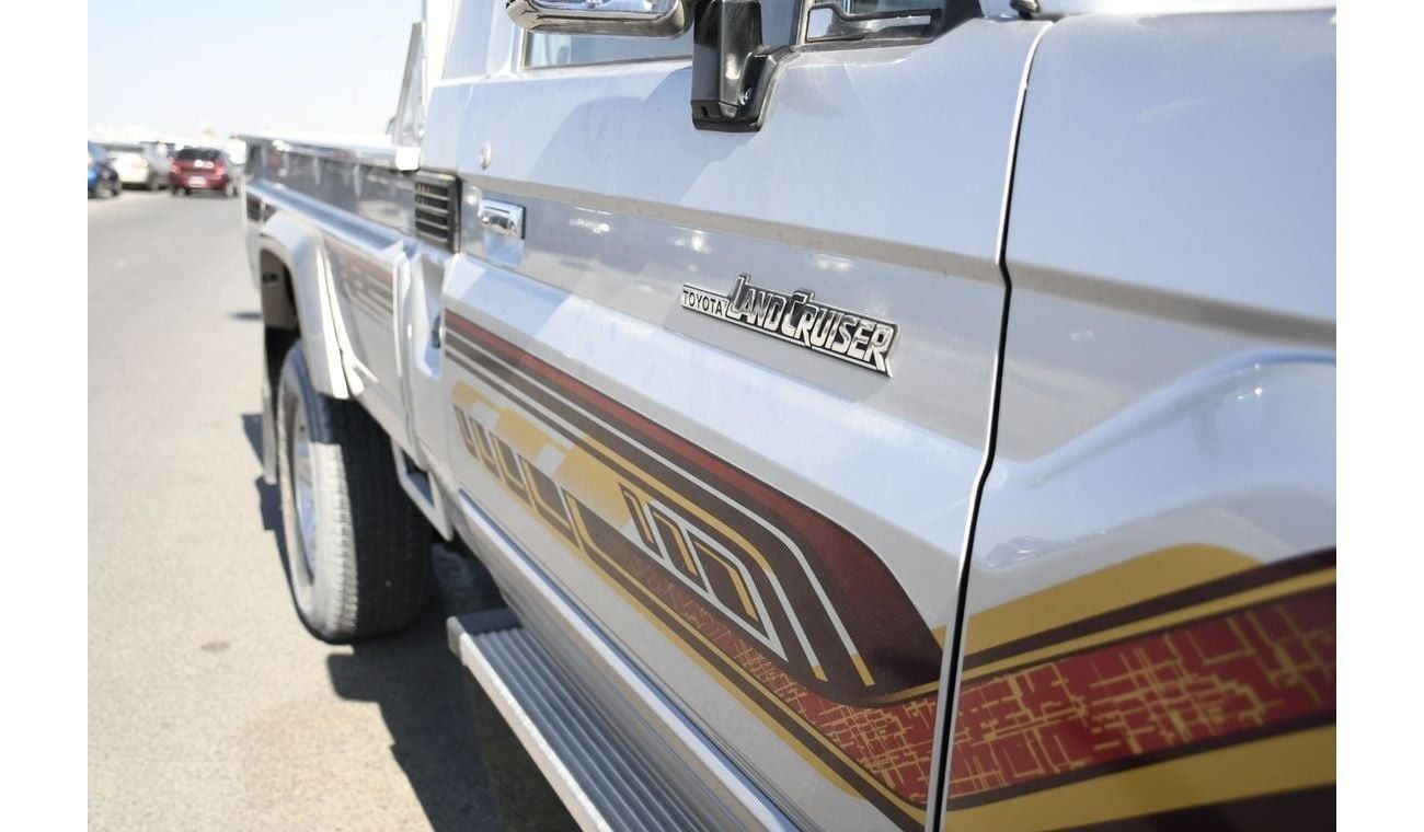 Toyota Land Cruiser Pick Up 4.0L V6 Petrol  ( ready stock available )