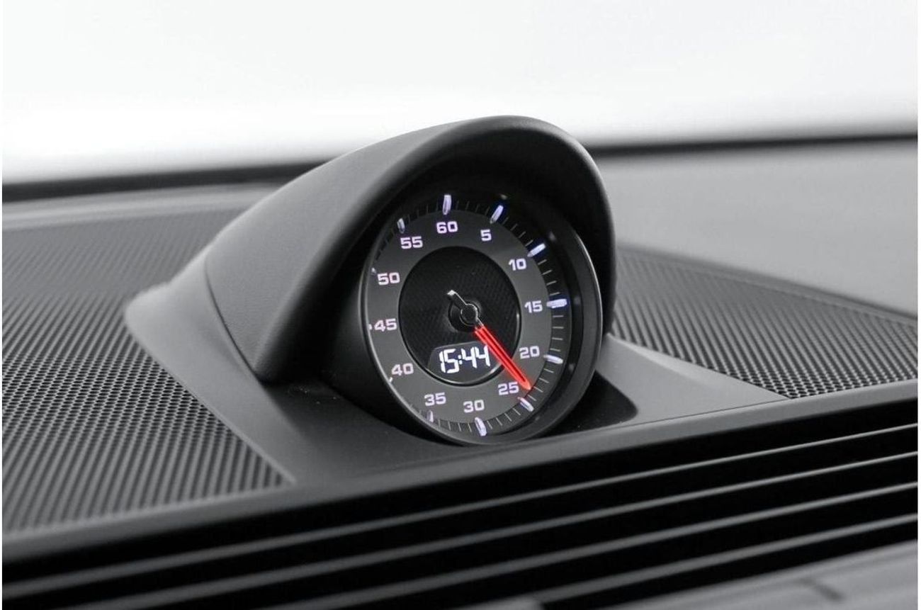 Porsche Panamera GTS 4.0L (455 HP) GTS 4.0L (453 HP)