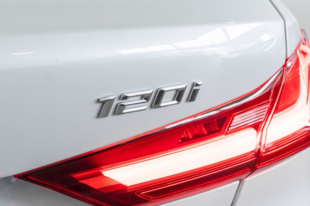 BMW 120i Exclusive 2.0L Sport Line