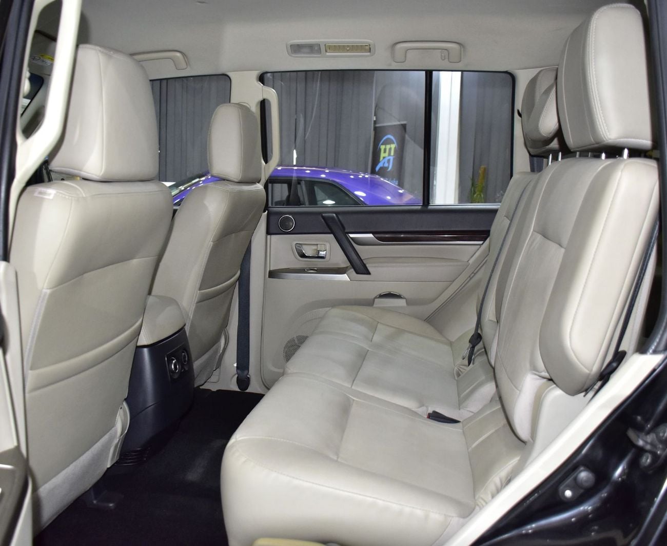 Mitsubishi Pajero GLS H/L ROCKFORD PLATINUM EXCELLENT DEAL for our Mitsubishi Pajero GLS ( 2020 Model ) in Black Color GCC Specs