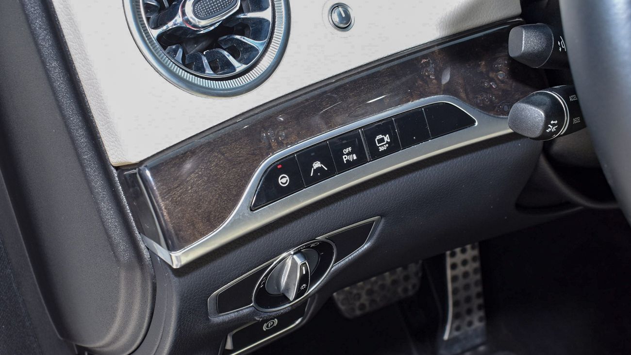 Mercedes-Benz S 550 With S 560 badge