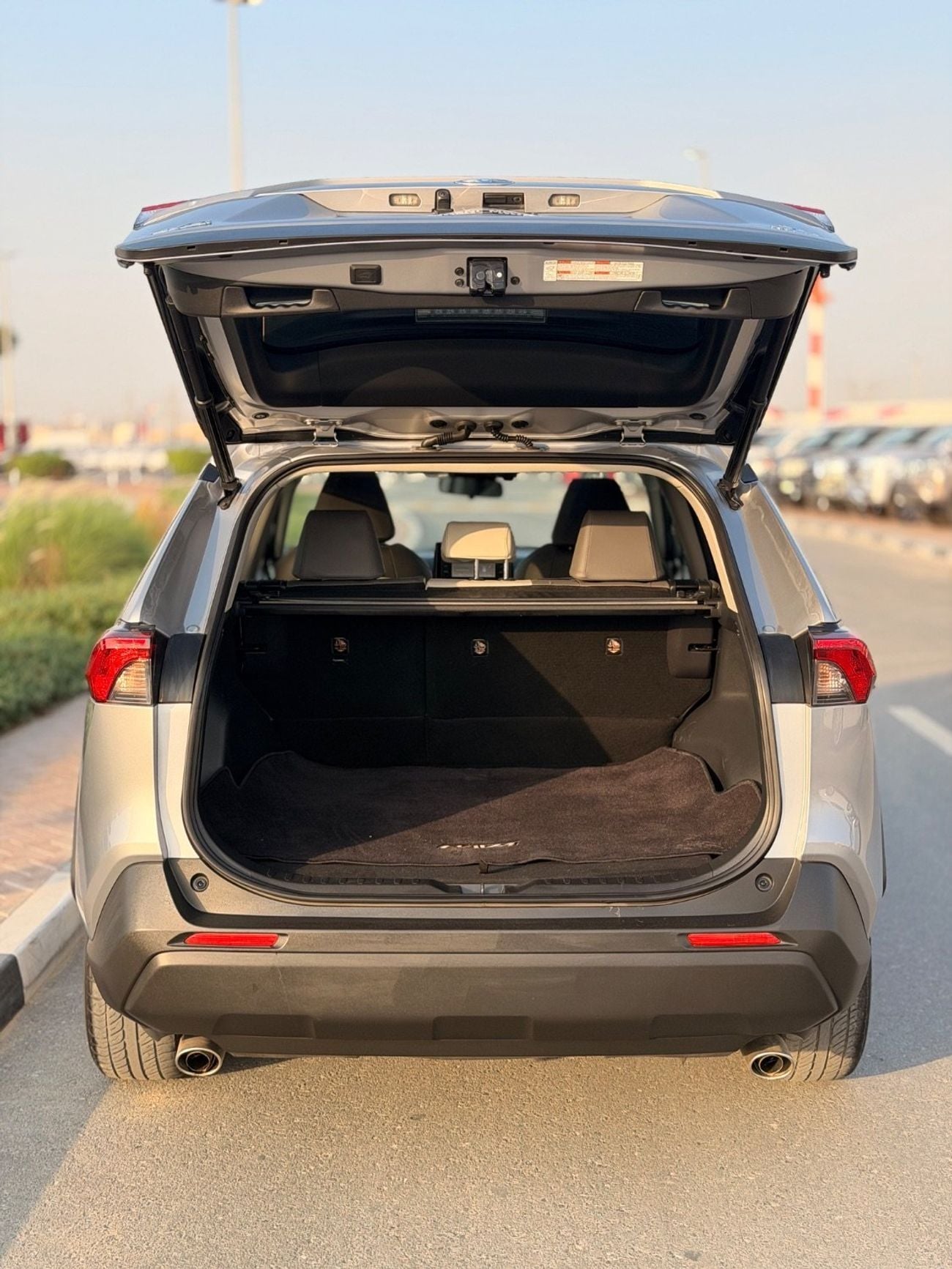 تويوتا راف ٤ XLE 2.5L
