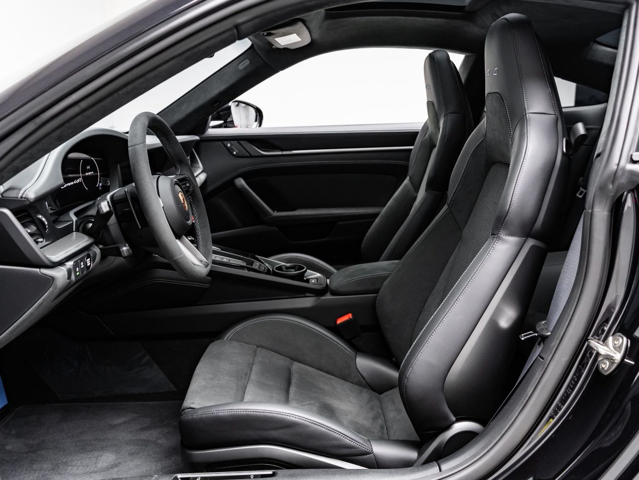 بورش 911 2026 Porsche 911 Carrera 4 GTS, 2030 Porsche Warranty, Very Low KMs, GCC