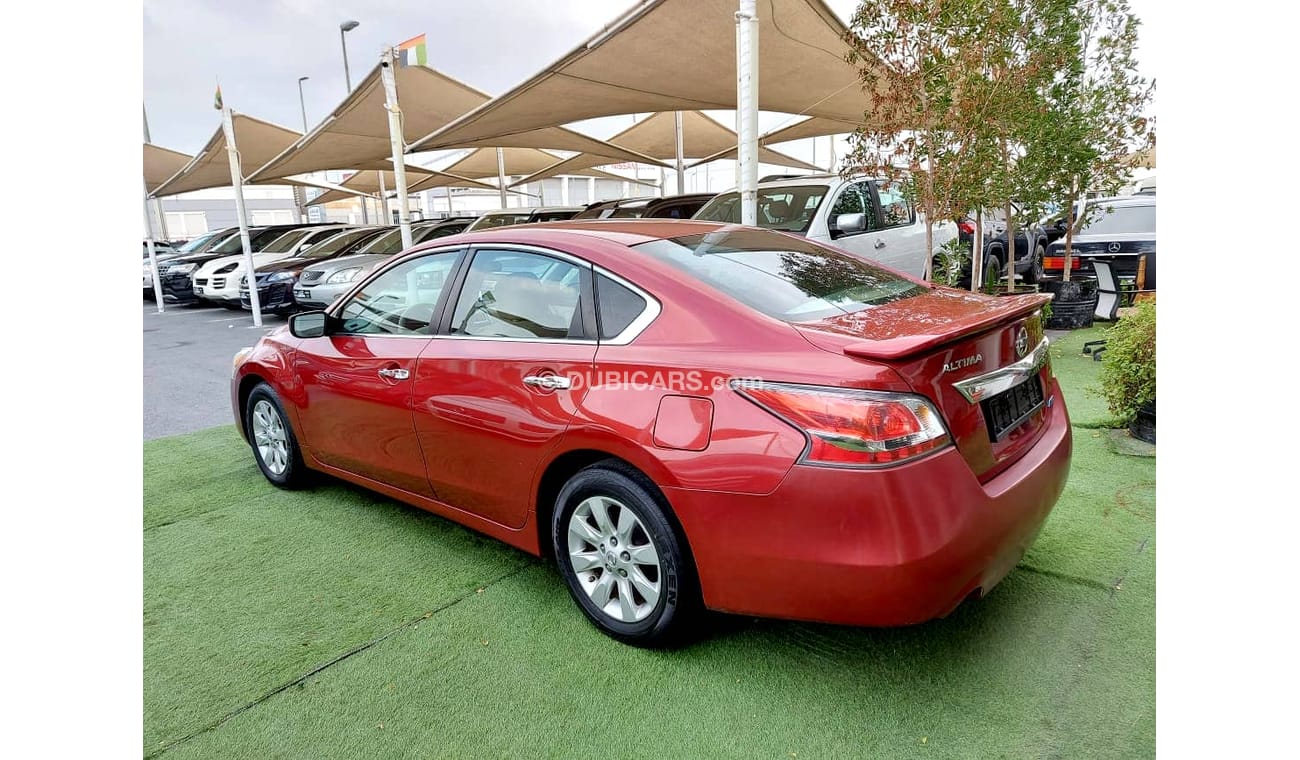 Nissan Altima 2014 model, American import, burgundy color, inside beige, cruise control, in excellent condition, y