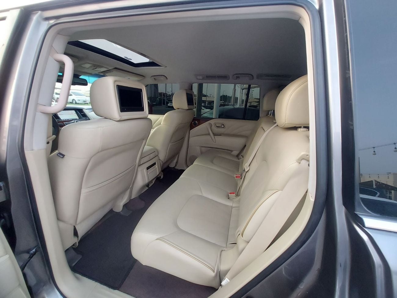 إنفينيتي QX80 LUXURY
