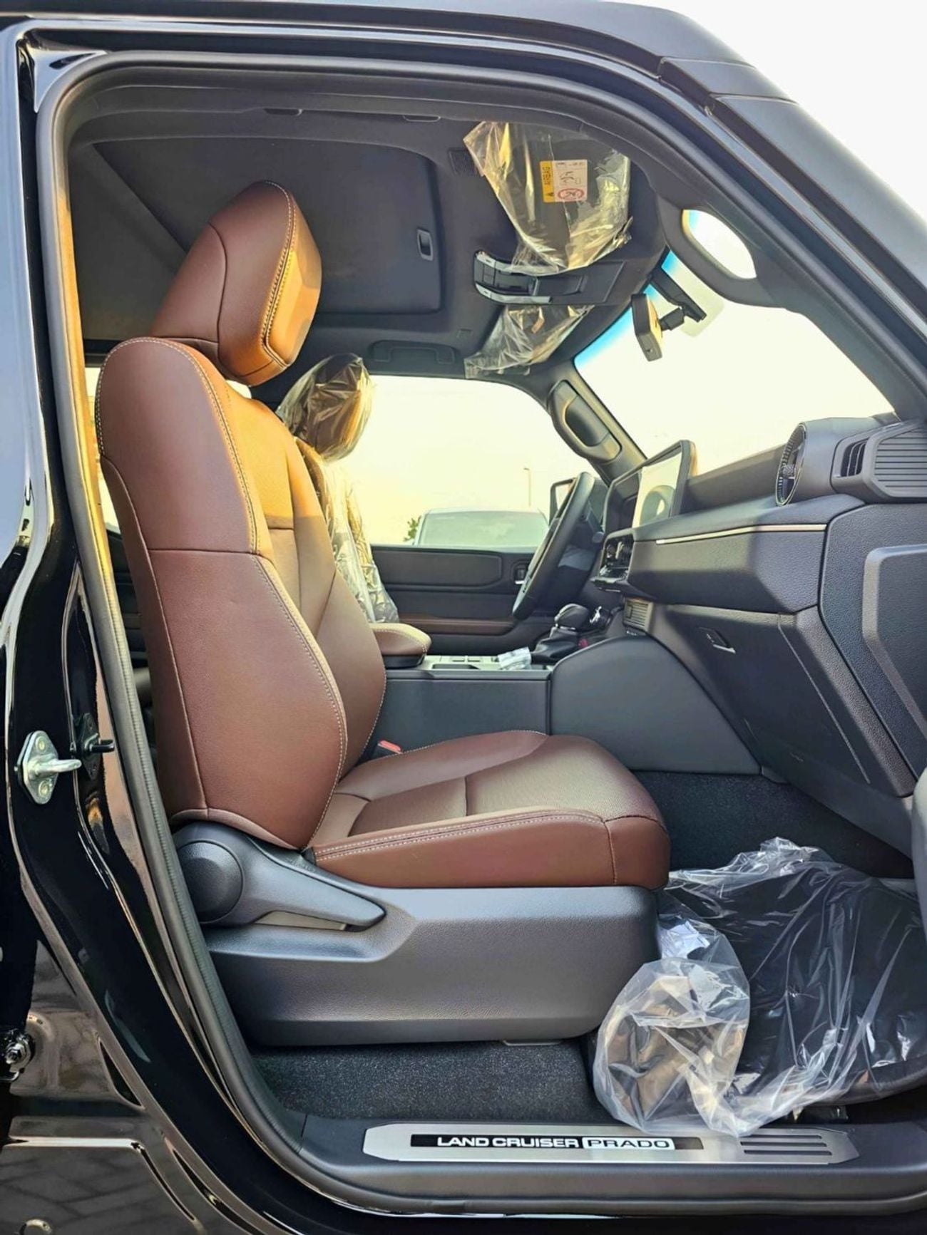 تويوتا برادو ADVENTURE TURBO / 2.4L V4 PETROL / MID OPTION / DRIVER POWER SEATS (CODE # PR24S2)