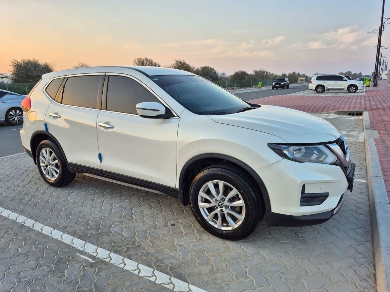 نيسان إكس تريل S 2.5L FWD (5 Seater)