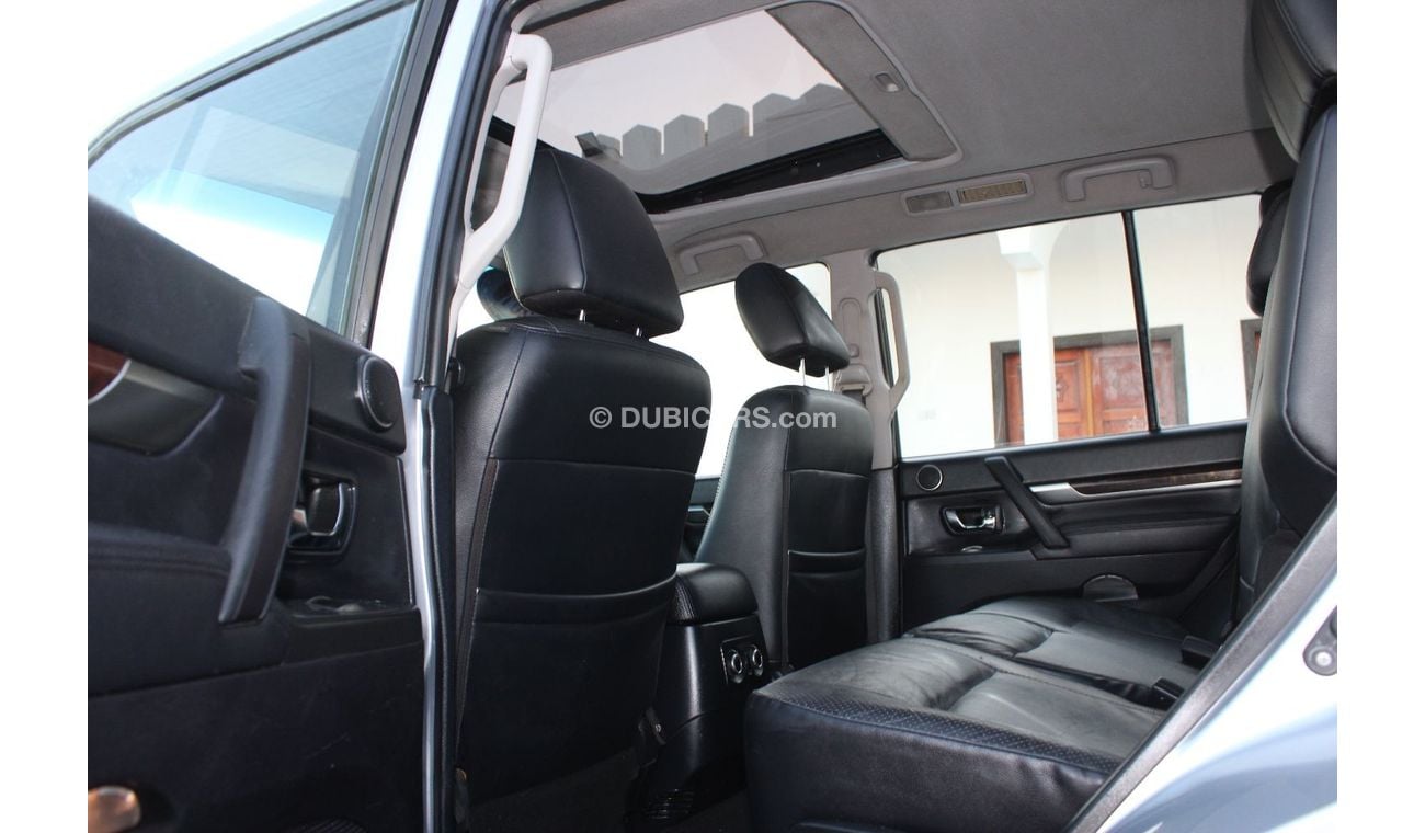 ميتسوبيشي باجيرو ميتسوبيشي باجيرو 2010 خليجي فل أوبشن بحالة ممتازة بدون حوادث نظيفه جدا من الداخل والخارج