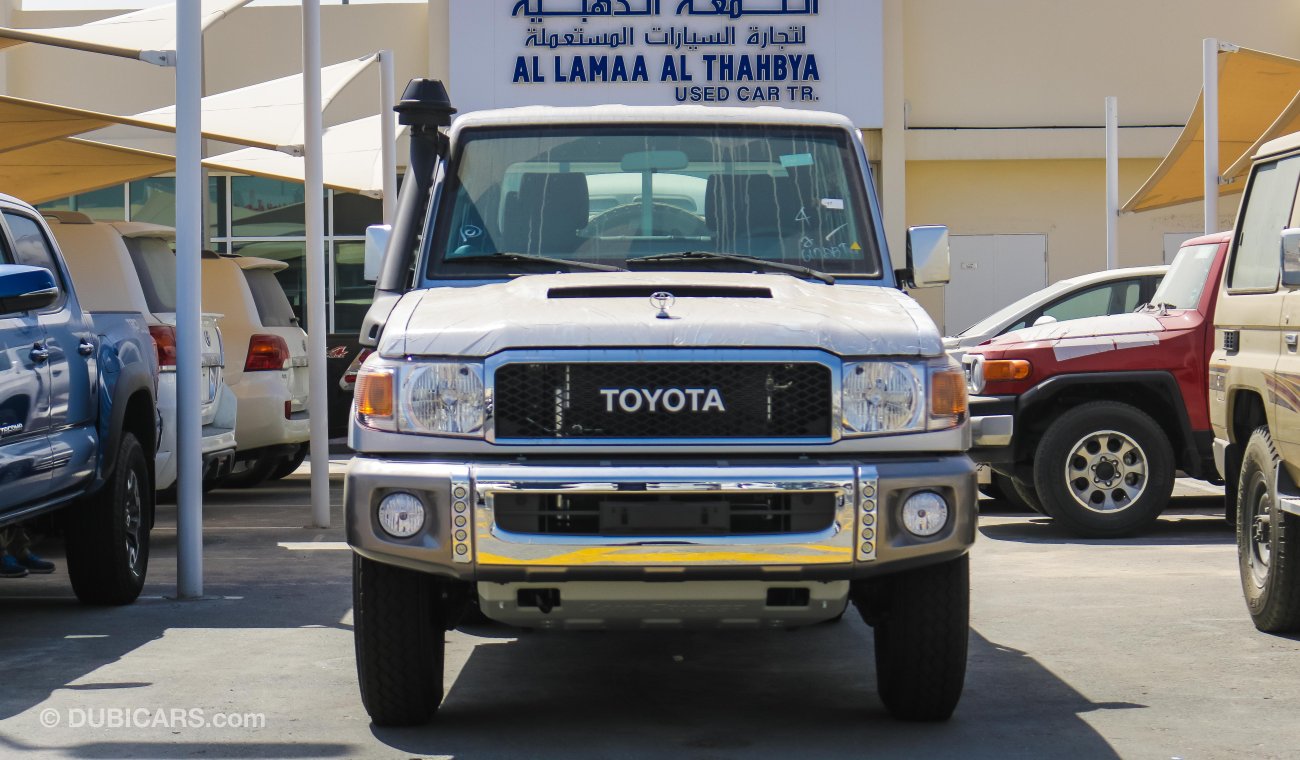 Toyota Land Cruiser Pick Up V8