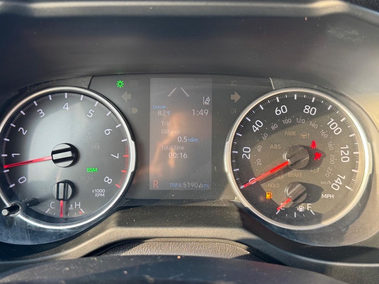 Toyota RAV4 2019 LE 4x4 LEATHER SEATS US SPEC