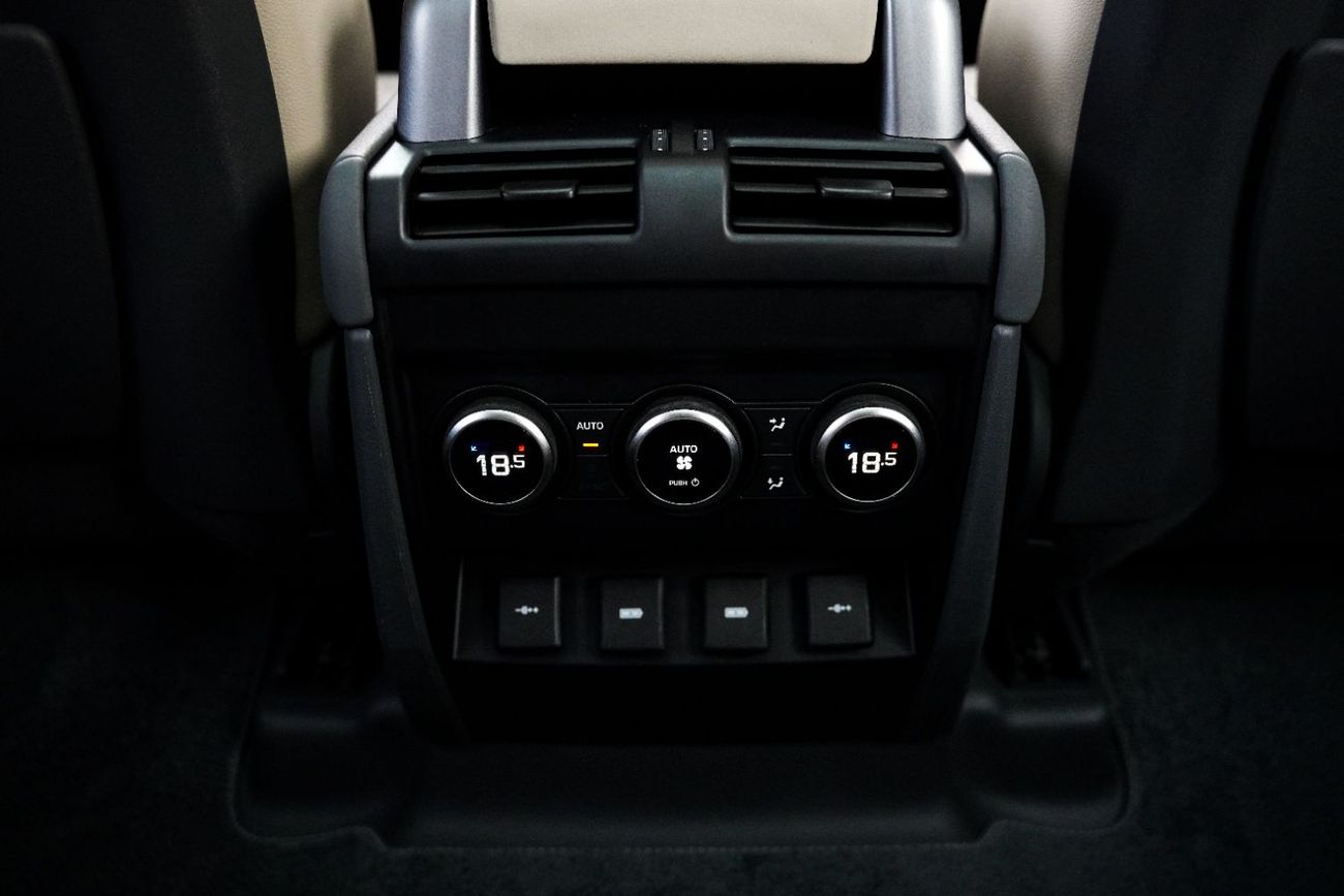 Land Rover Defender P400 110 X-Dynamic SE 3.0L (5 Seater)