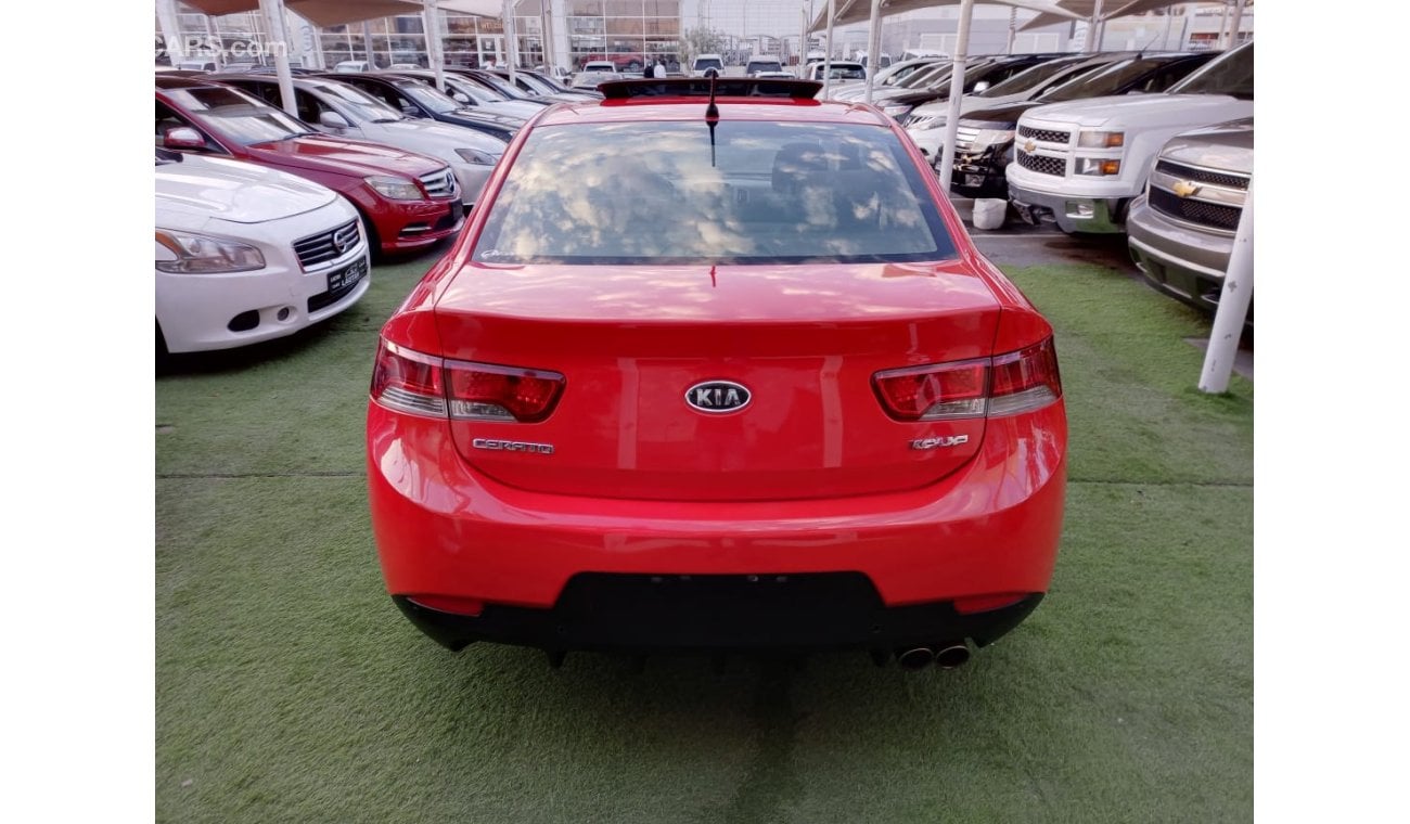 Kia Cerato Gulf model 2013 coupe number one hatch control stabilizer in excellent condition, you do not need an