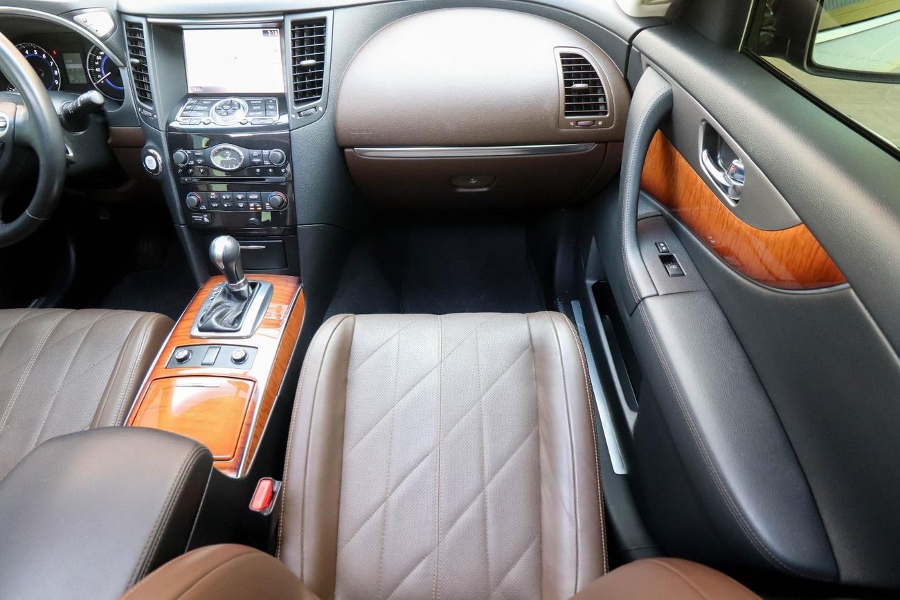 Infiniti QX70 S51