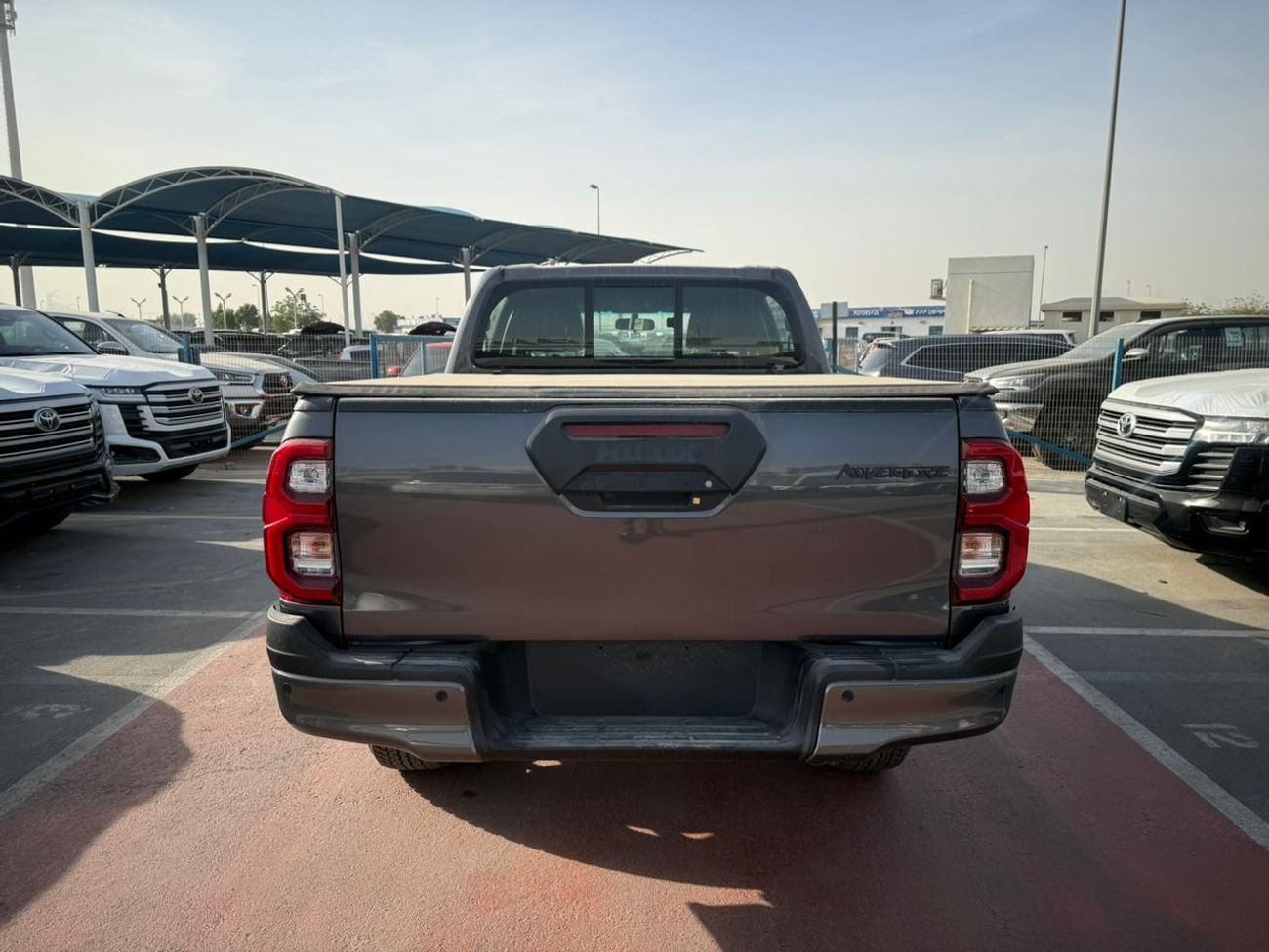 تويوتا هيلوكس with compressor, wireless charger, trunk shutter