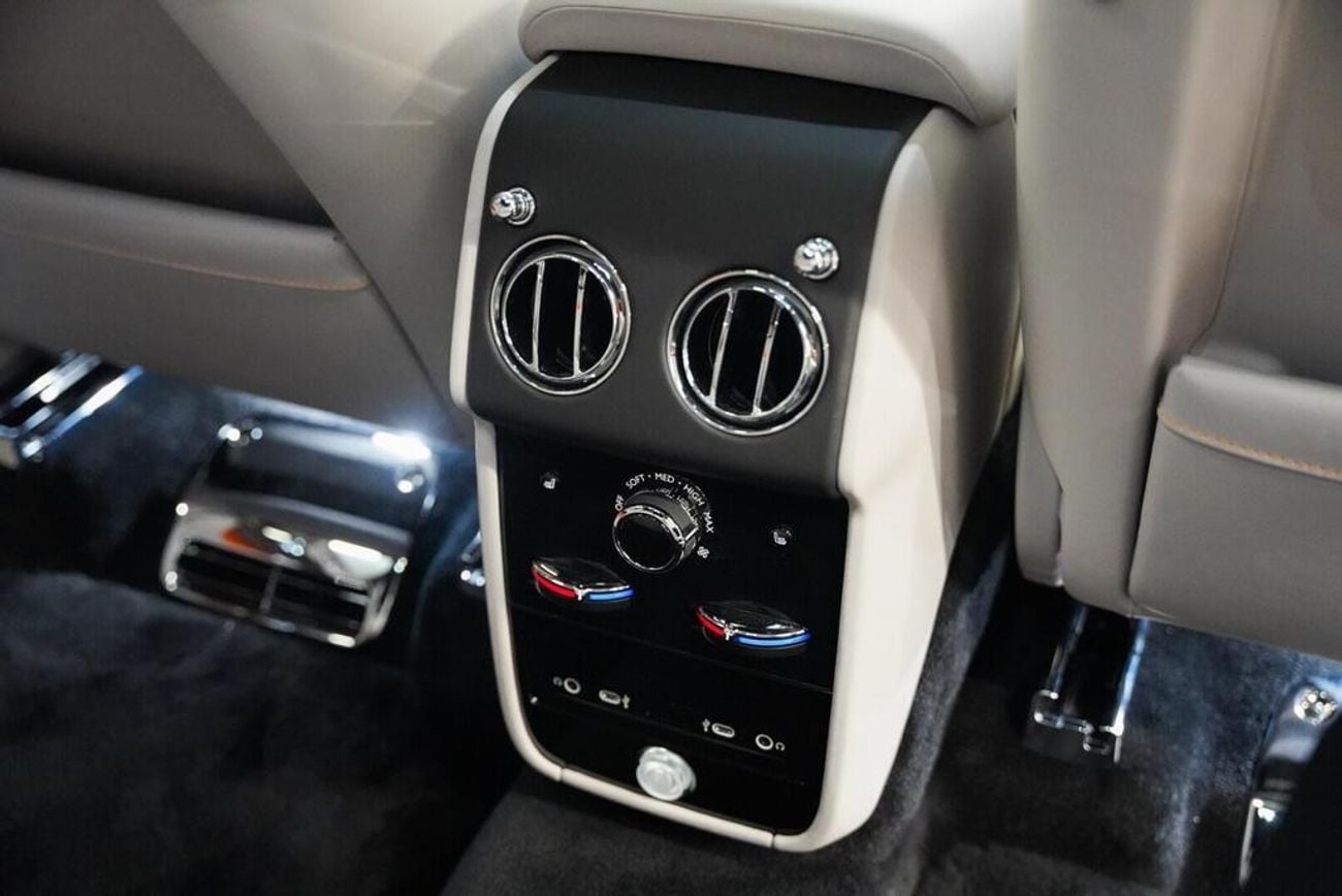 Rolls Royce Cullinan 6.75 V12 Black Badge Auto 4WD Euro 6 5dr (EXPORT ONLY) RIGHT HAND DRIVE