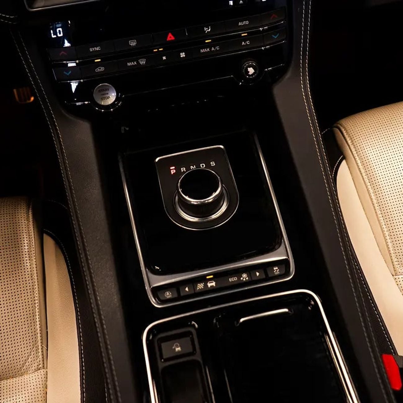 جاكوار F بيس 1,532 p.m • 0% Downpayment • R-Sport • 1 Year Warranty