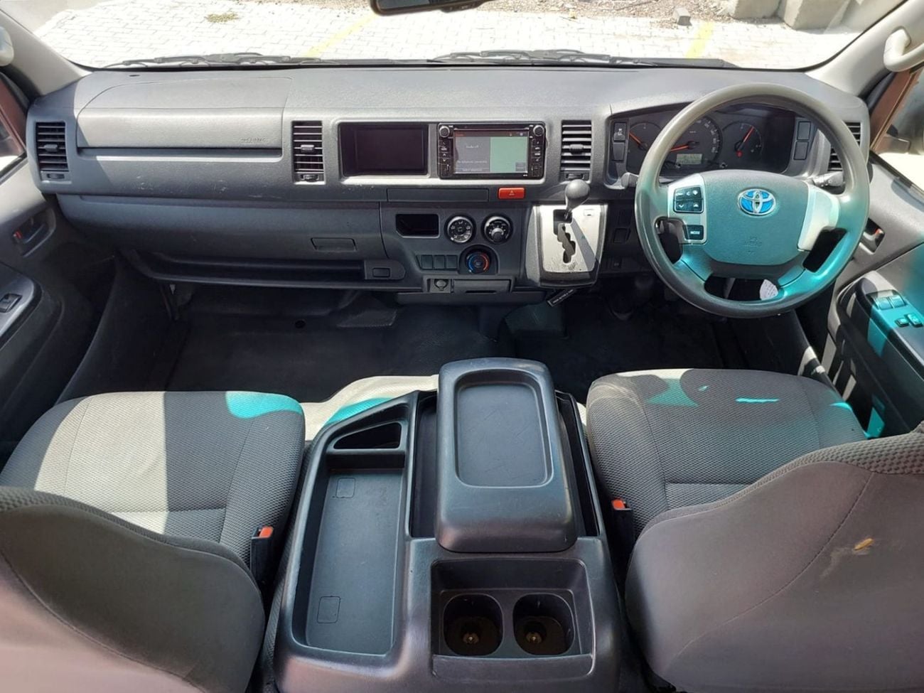 Toyota Hiace GL TOYOTA HIACE COMMUTER VAN RHD 2018 MODEL 3.0 L DIESEL AUTOMATIC(PM21278)