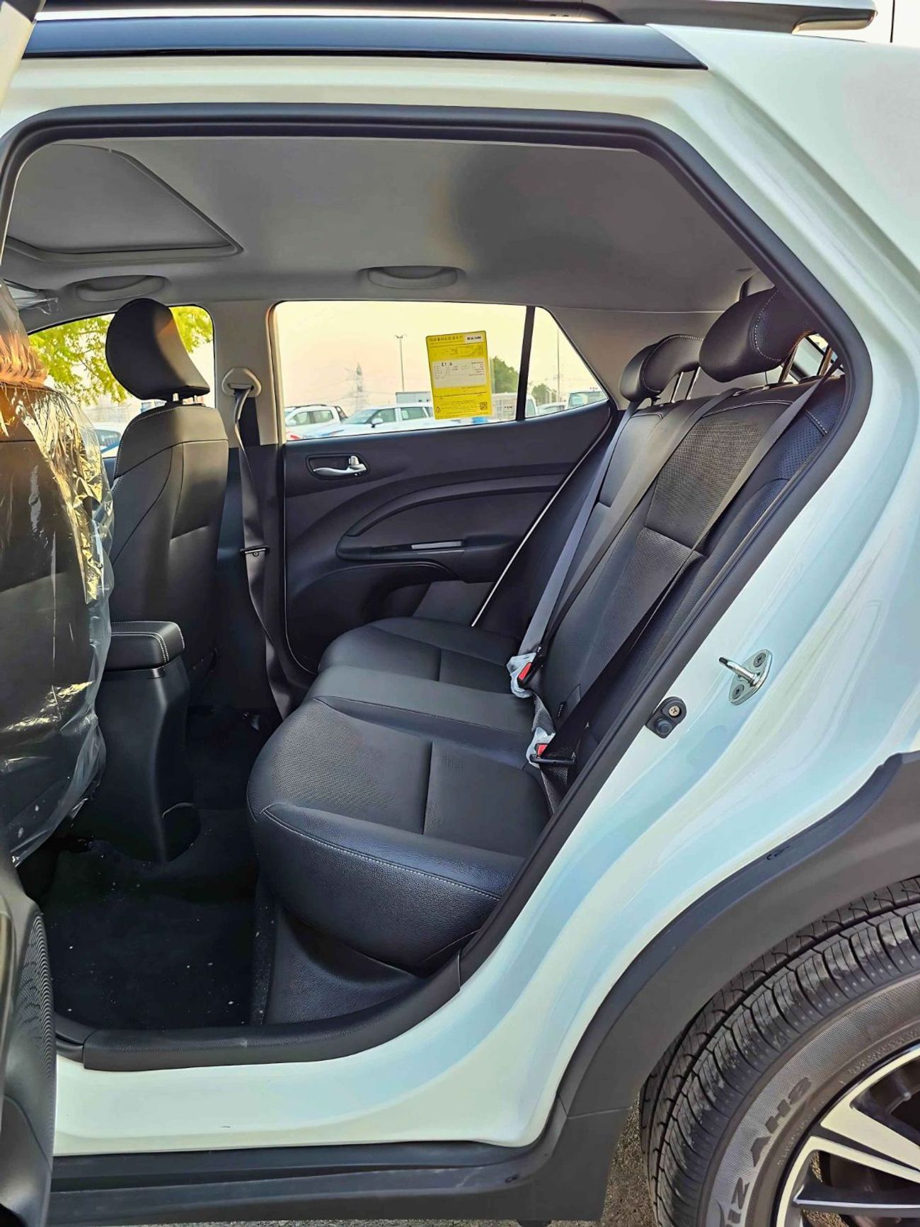 Kia KX1 DUAL TONE | 1.4L V4 PETROL | CVT WITH SUNROOF | PUSH START | DVD CAMERA | CODE # KX1FT