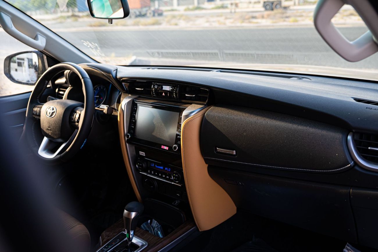 تويوتا فورتونر 2024 Toyota Fortuner HI 2.7 - Grey Mettalic Inside Quartz | Export Only