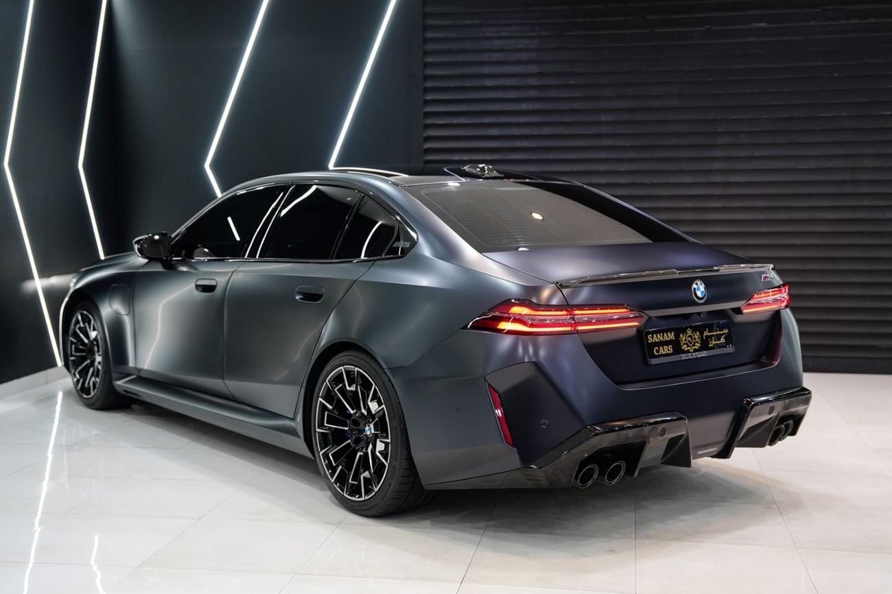 بي أم دبليو M5 Competition 2026 BMW M5 Competition | Carbon Interior | 717 HP Hybrid | AGMC Warr + Serv!!