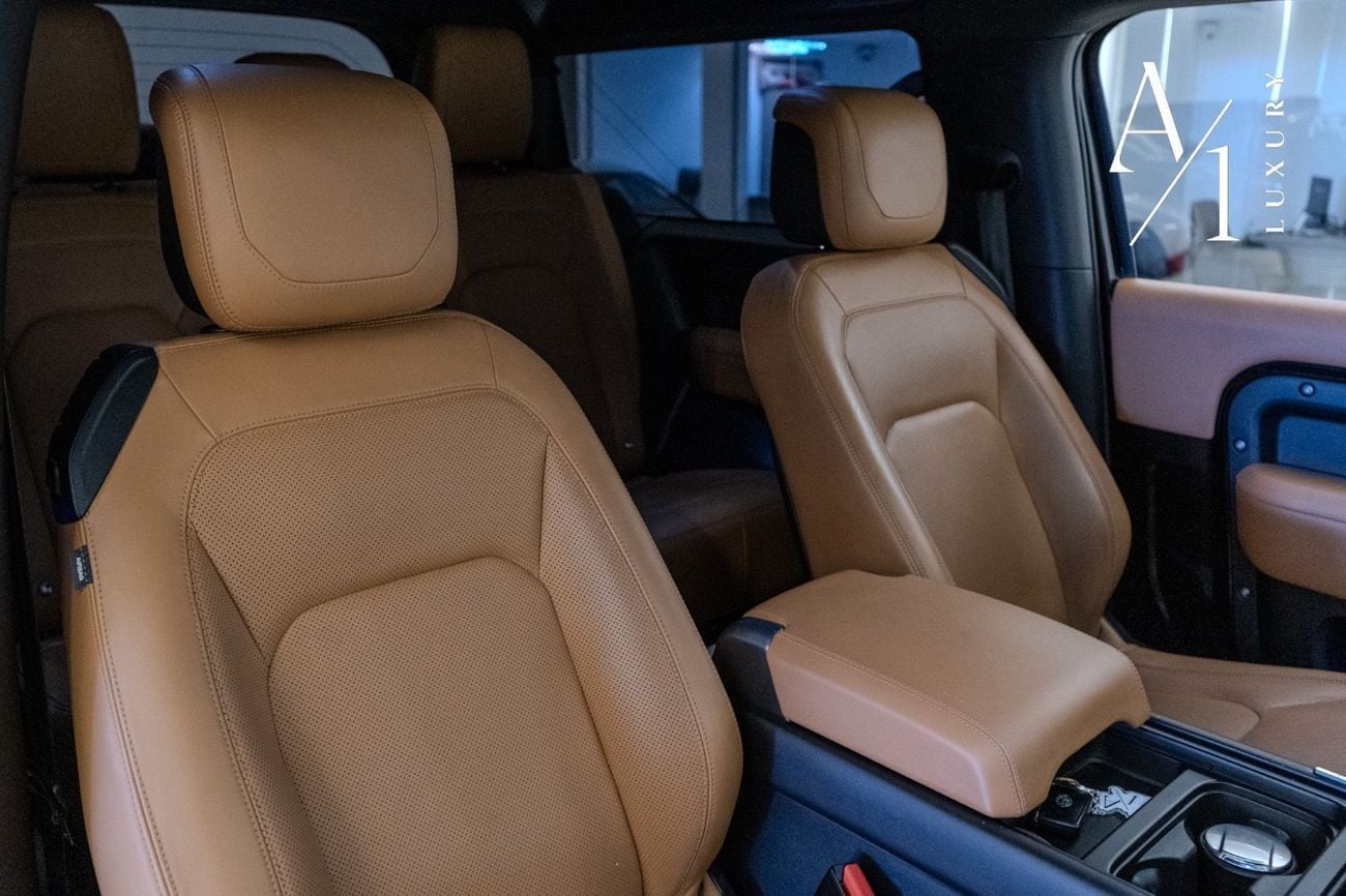 Land Rover Defender P400 110 HSE 3.0L (5 Seater) 2023 Defender P400 Kahn Edition, Warranty, Excellent Condition, GCC Spe