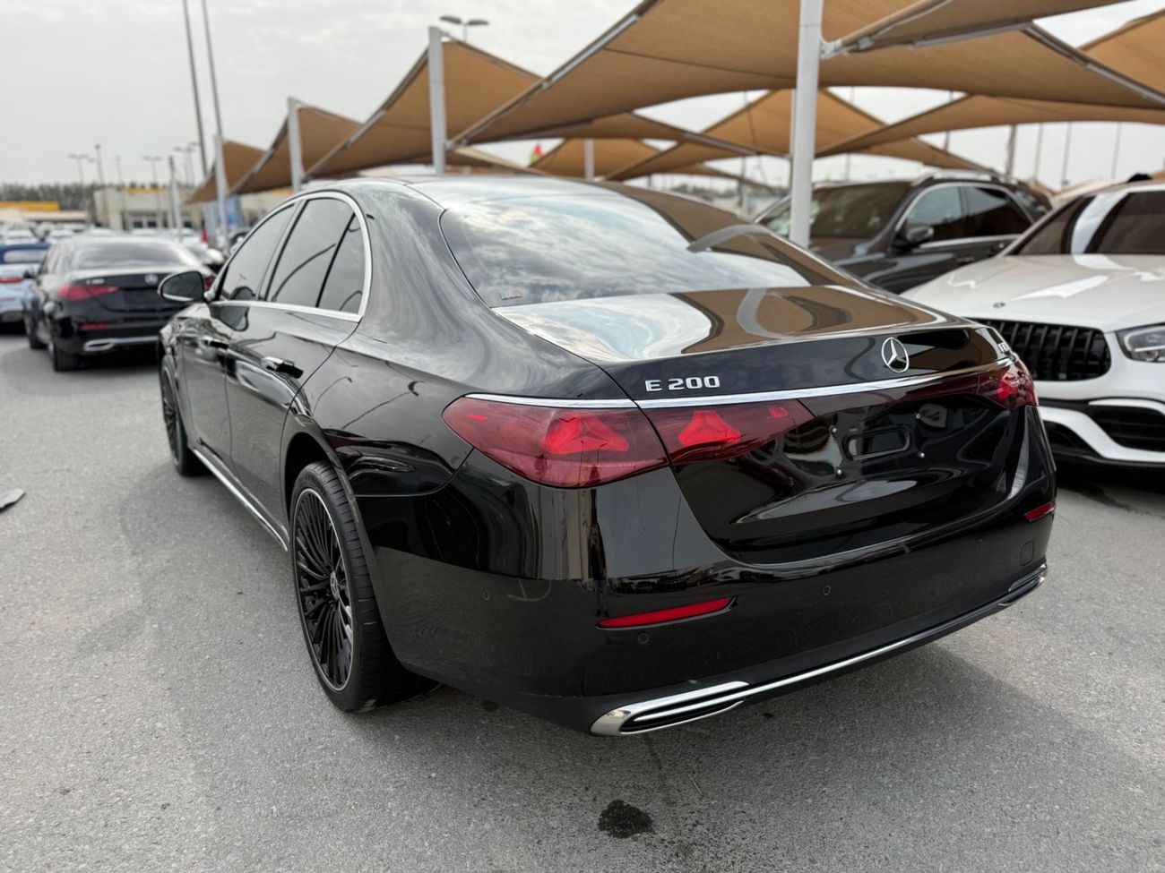 Mercedes-Benz E200 2.0L