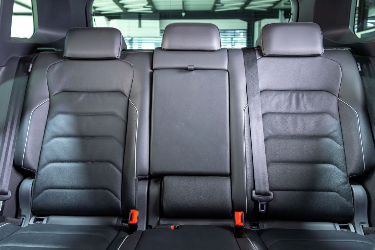 Volkswagen Tiguan R-Line 2.0L  Full Dealer Service History - Single Owner - GCC Specs