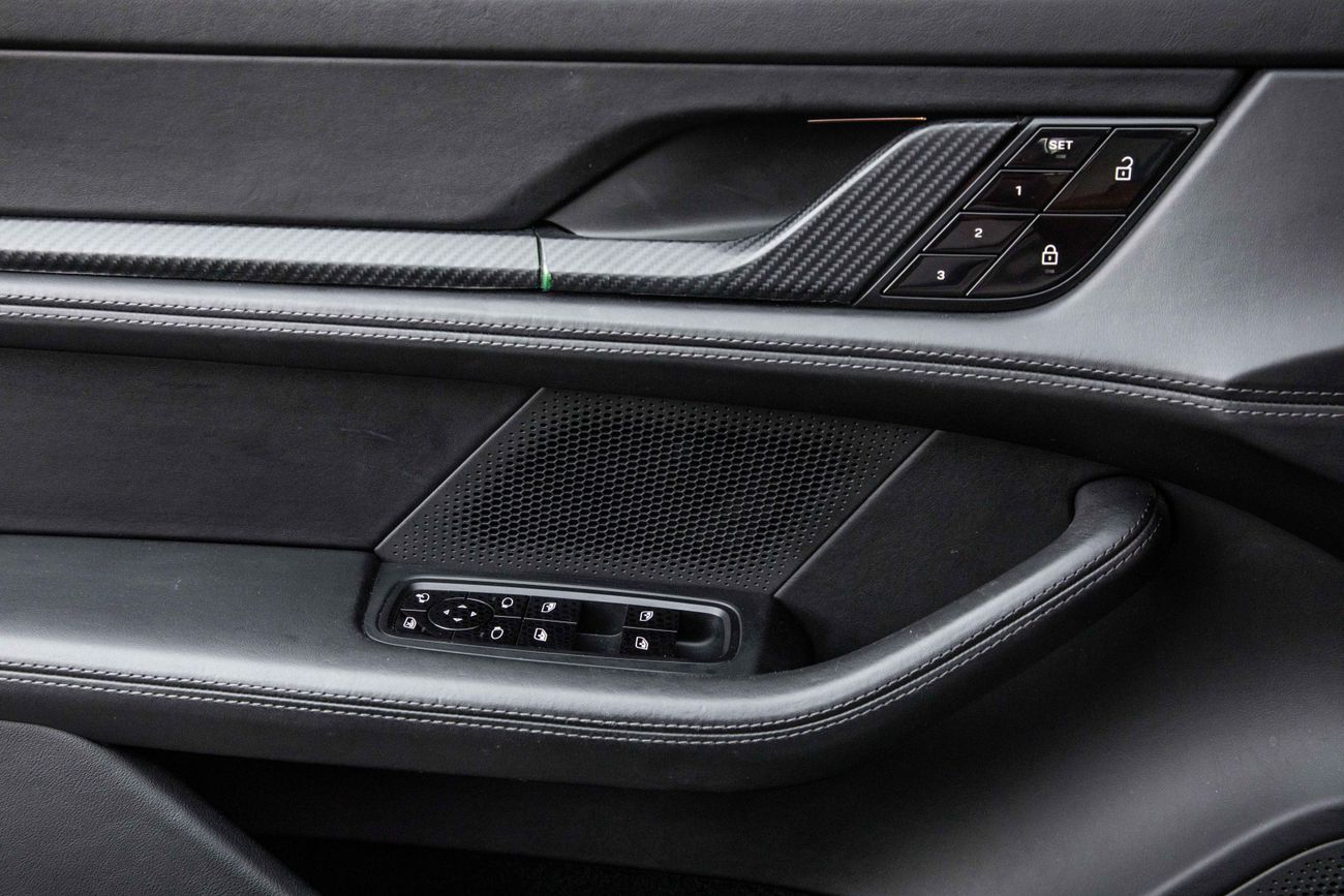 بورش تايكان 5,092 P.M | 0% Downpayment | TAYCAN 4S | PRISTINE CONDITON!