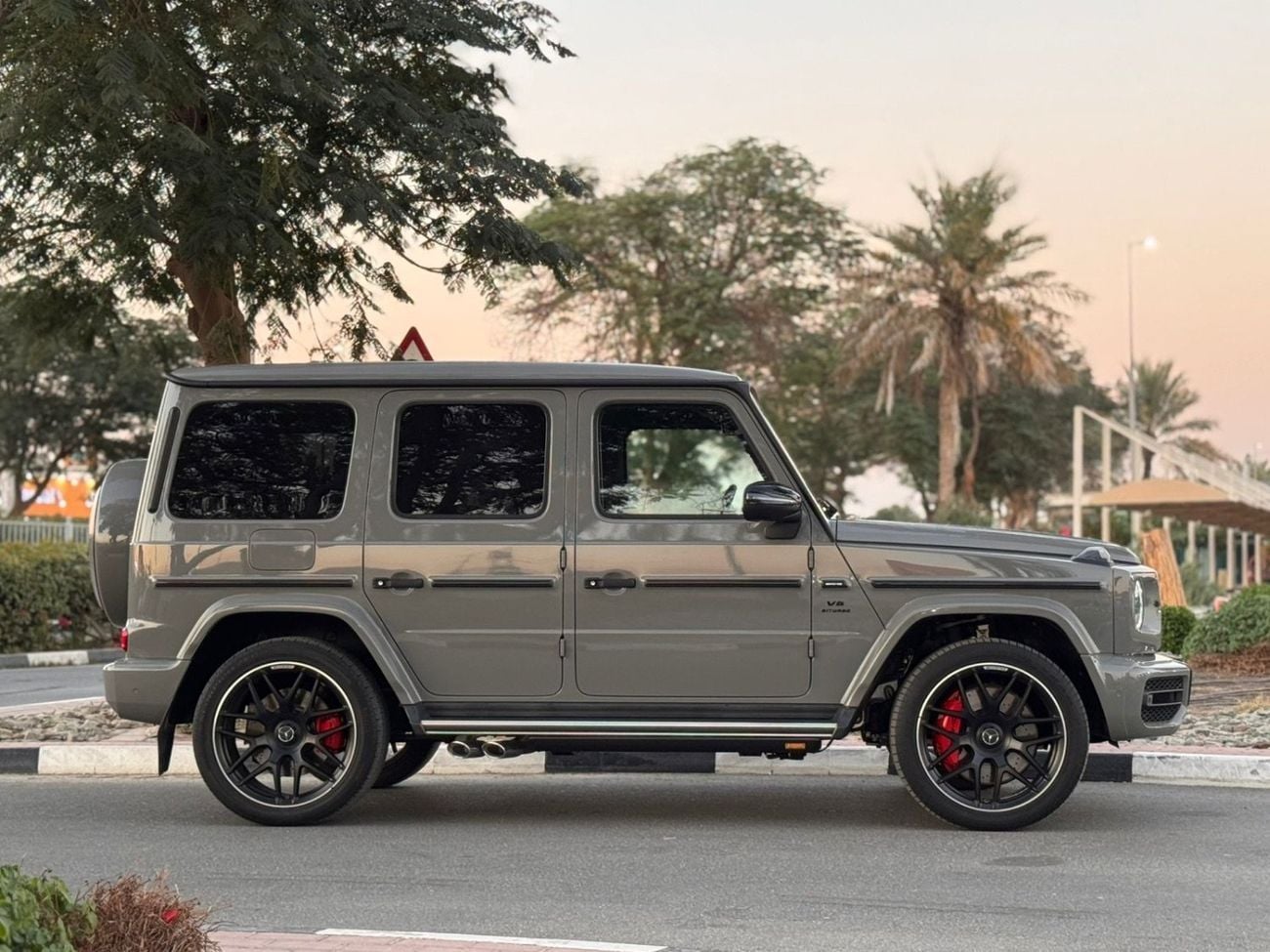 مرسيدس بنز G 63 AMG  DOUBLE NIGHT PACKAGE 2024 / NARDO GREY