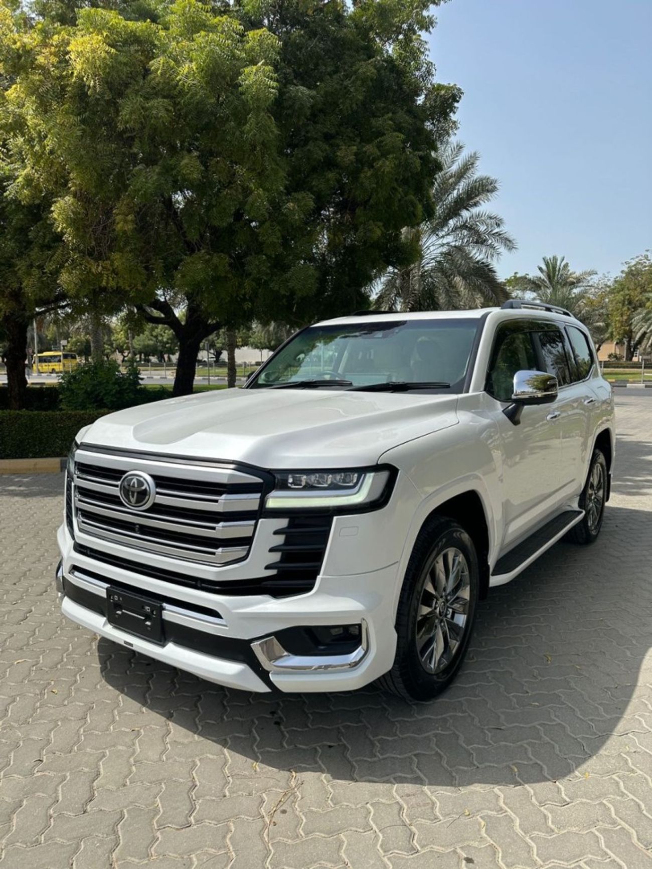 Toyota Land Cruiser TOYOTA LAND CRUISER ZX , MODEL 2022 , RIGHT HAND DRIVE, FUEL PETROL 3.5 CC