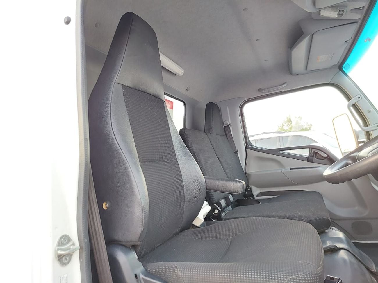 Mitsubishi Fuso Canter MITSUBISHI CANTER FREEZER TRUCK RHD 2018 MODEL 3.0 L DIESEL AUTOMATIC(PM32241)