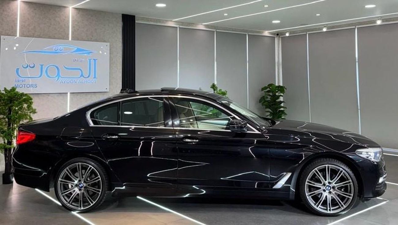 BMW 520i Middle East Edition 2.0L LUXURY ELITE BLACK BMW 520i || TOP RANGE || GCC || SCREENS || LIKE NEW || F