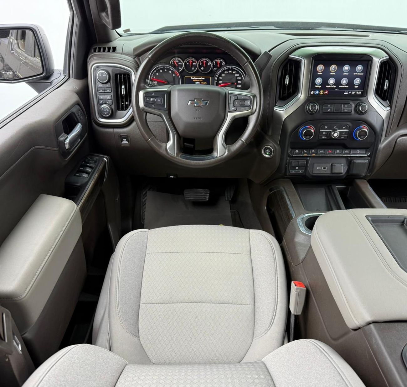 Chevrolet Silverado 2021 Chevrolet Silverado LT Z71, 1 Year Unlimited Km Warranty, Full Service History, GCC