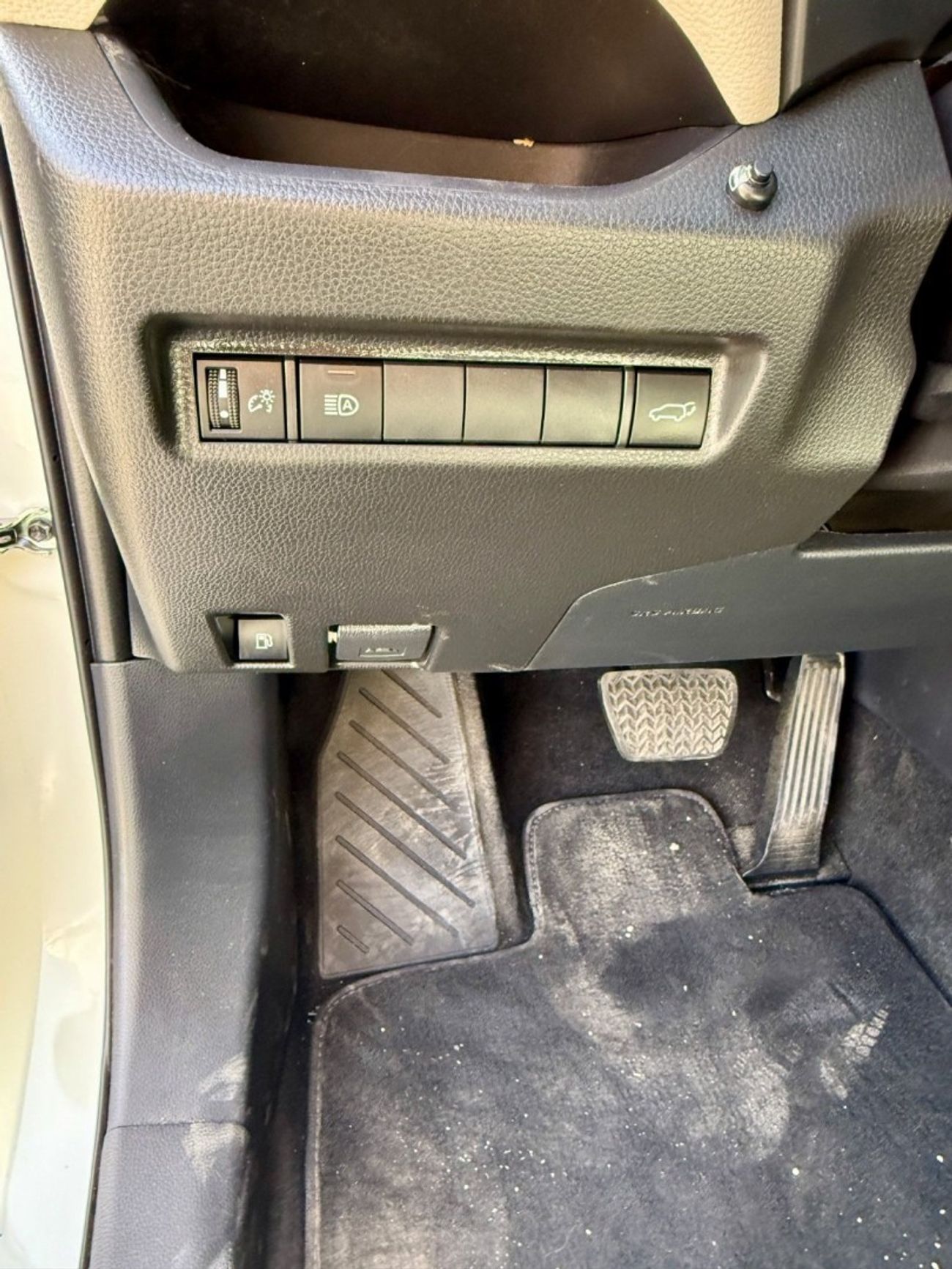 تويوتا راف ٤ XLE 2.5L