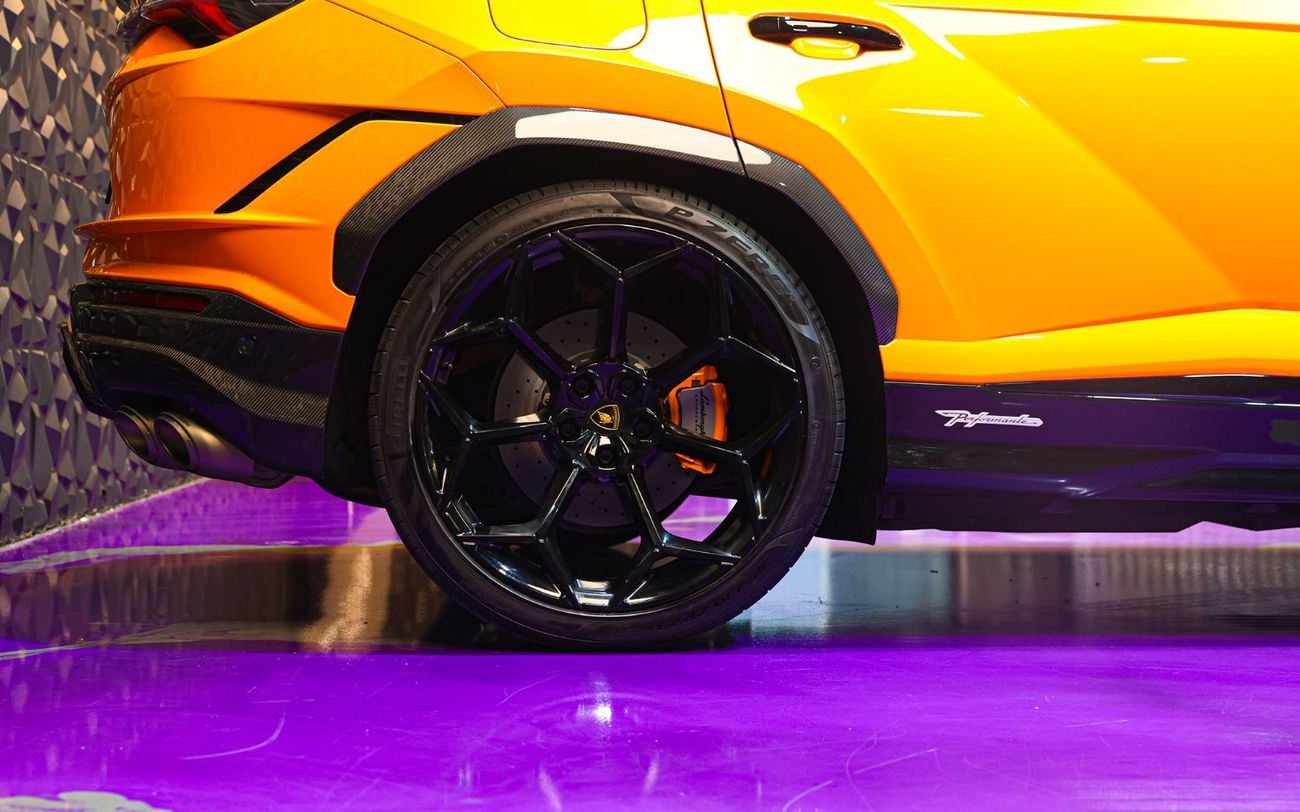 لامبورغيني اوروس Lamborghini Urus Performante
