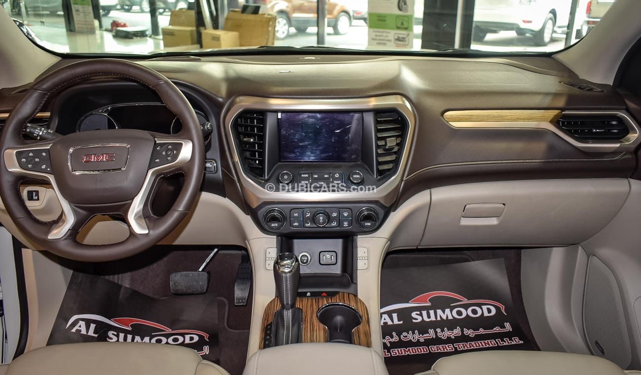 GMC Acadia AWD DENALI