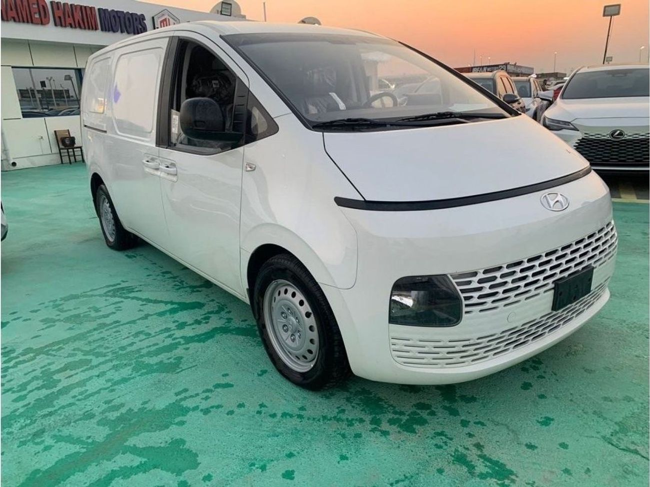 Hyundai Staria 3.5L PETROL, GCC, AUTOMATIC, CARGO, 2025