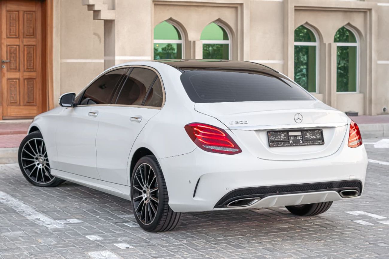 مرسيدس بنز C 200 GCC CAR FULL OPTION