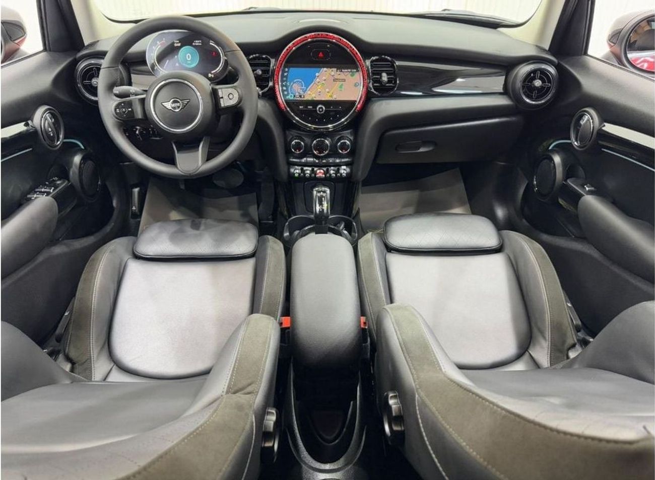 ميني كوبر Std 1.5L (4 Seater) 2024 Mini Cooper, Agency Warranty 05/29+ Service Package, Full Service History,