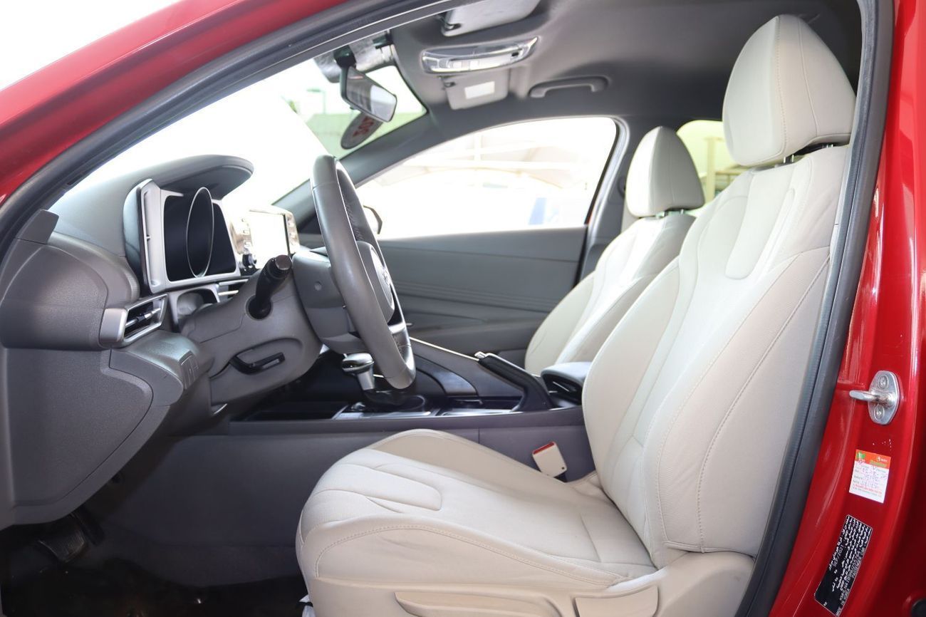 Hyundai Elantra Comfort 1.6L 2021 Hyundai Elantra CC model2022, accident-free, in excellent condition with 74,000 KM