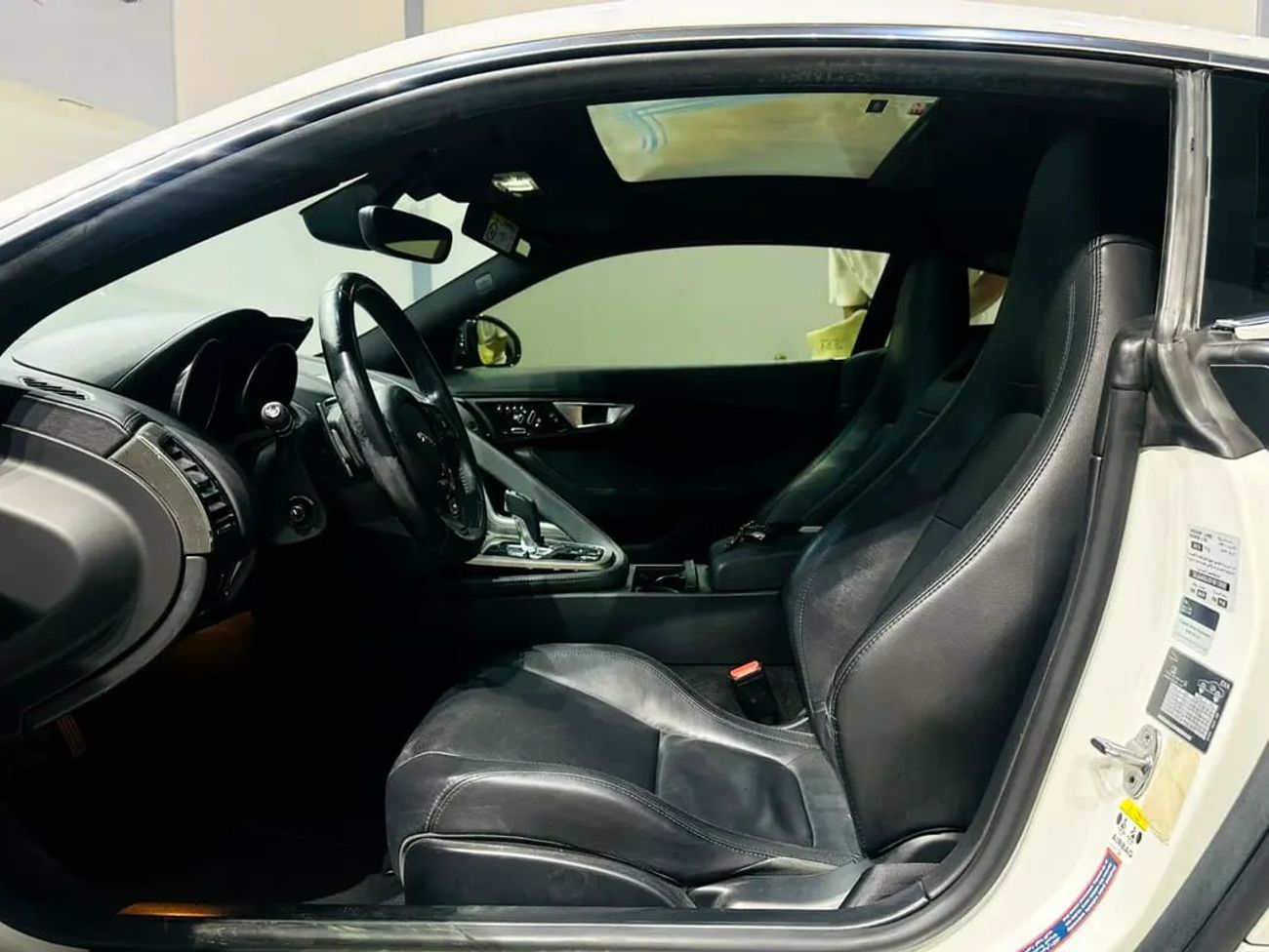 Jaguar F Type FTYPE V6 SUPERCHARGED GCC SPECS FULL SERVICE HISTORY FULL ORIGINAL PAINT