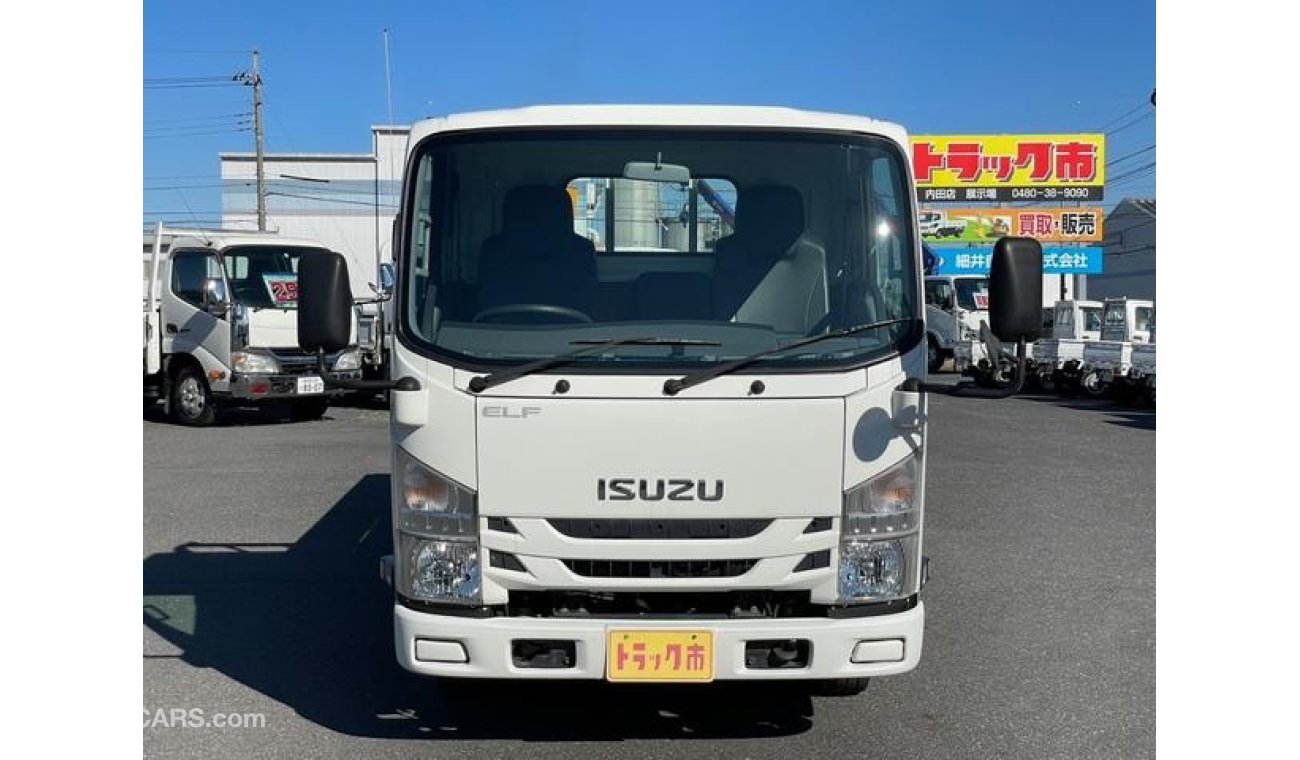 Isuzu Elf NLR85AR