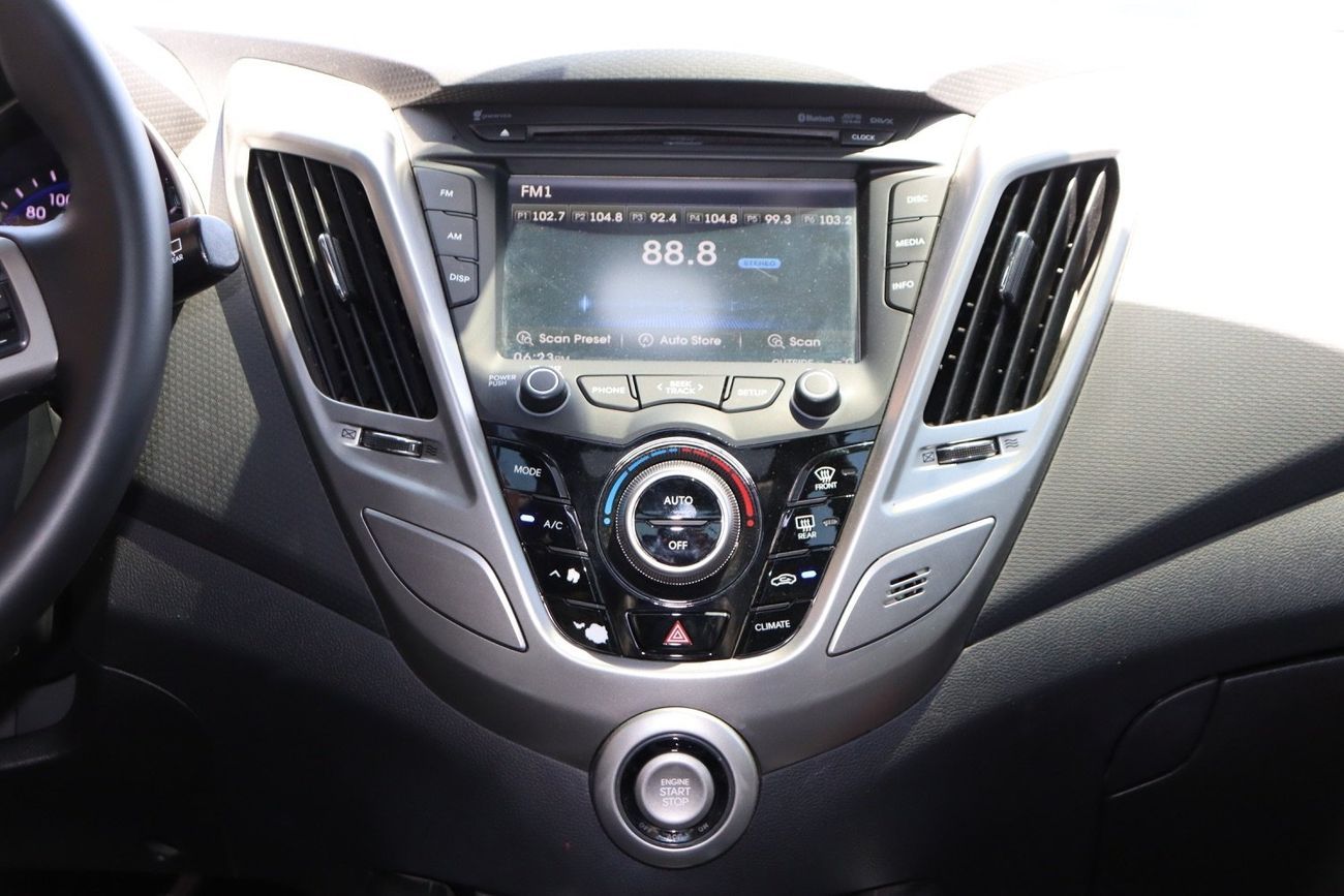 هيونداي فيلوستر GLS 1.6L Hyundai Veloster GLS Top 1.6L / 2016 / GCC / Free Accident Clean/ Original paint