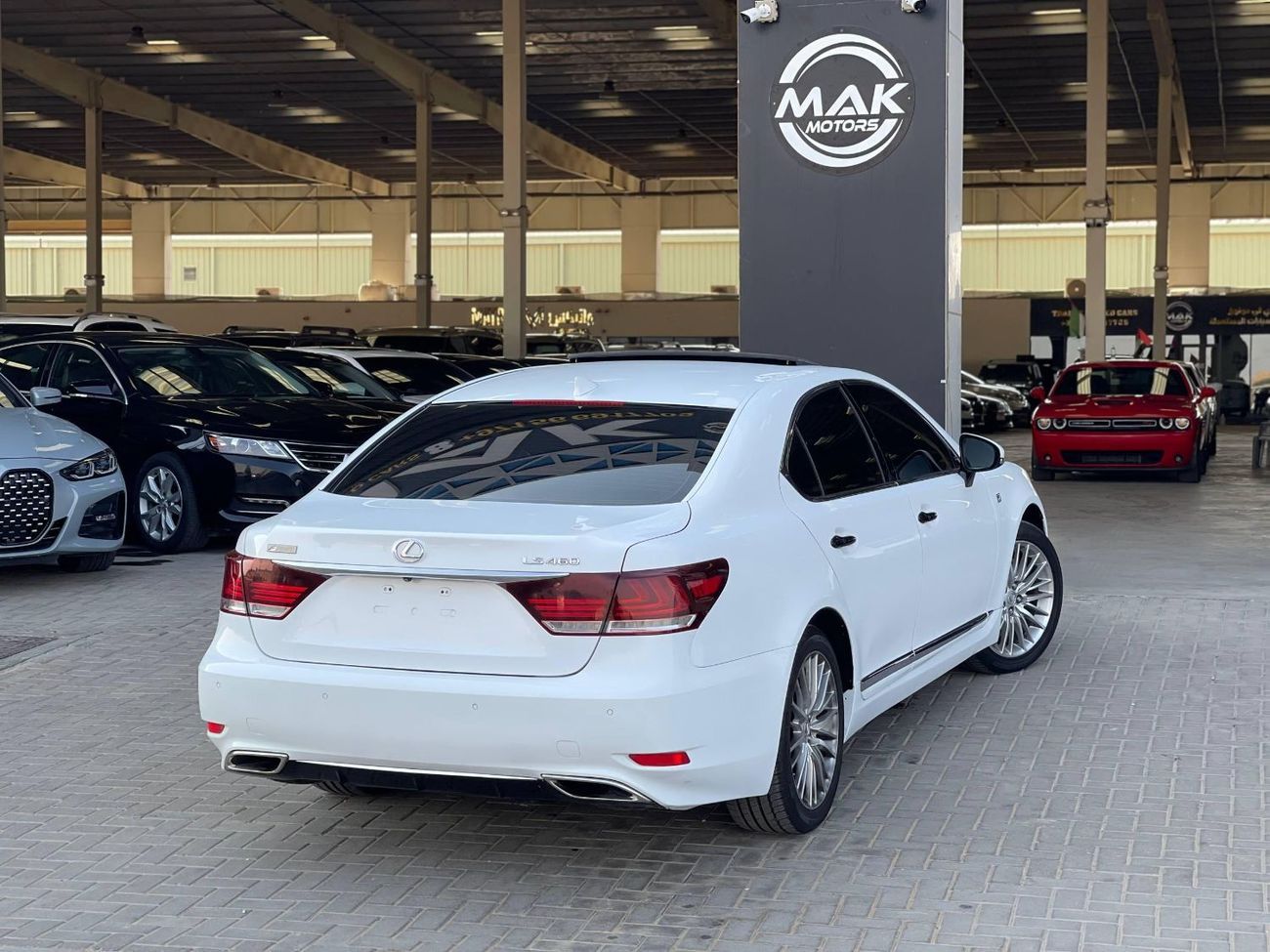 لكزس LS 460 محرك V8 سعة 4.6 لتر / F-SPORT / ممشى قليل / جنوط مقاس 19 بوصة / نقطة عمياء / مقاعد كبيرة / بحالة ممت