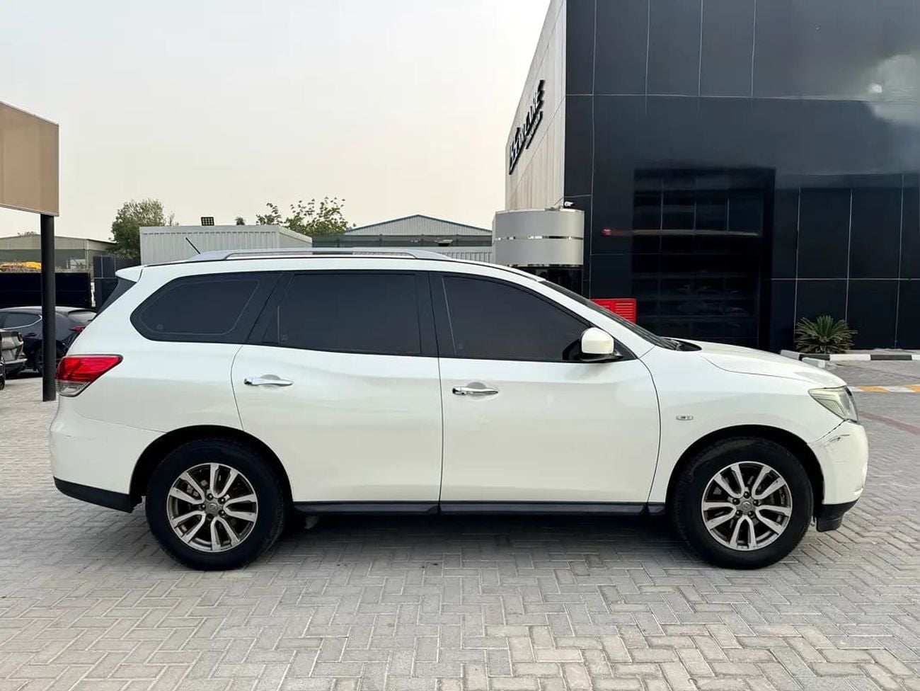 نيسان باثفايندر SV Platinum
