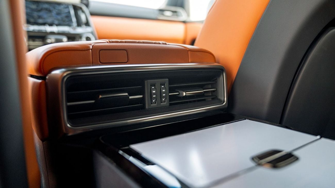 Hyundai Santa Fe Hyundai SANTA FE 2.5T Luxury AWD 7-Pass With Navigation