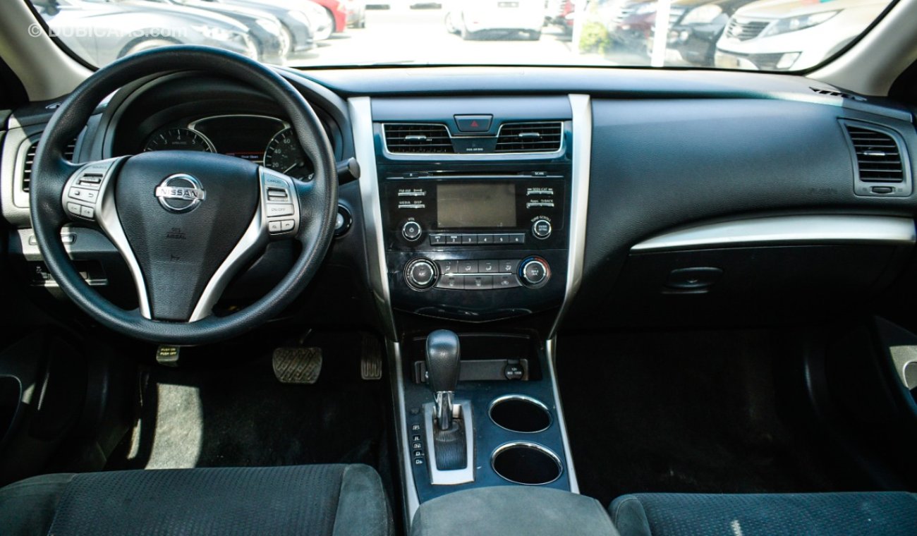 Nissan Altima Imported No. 2, fingerprint, cruise control, electric chair, CD player, screen, camera, electric cha