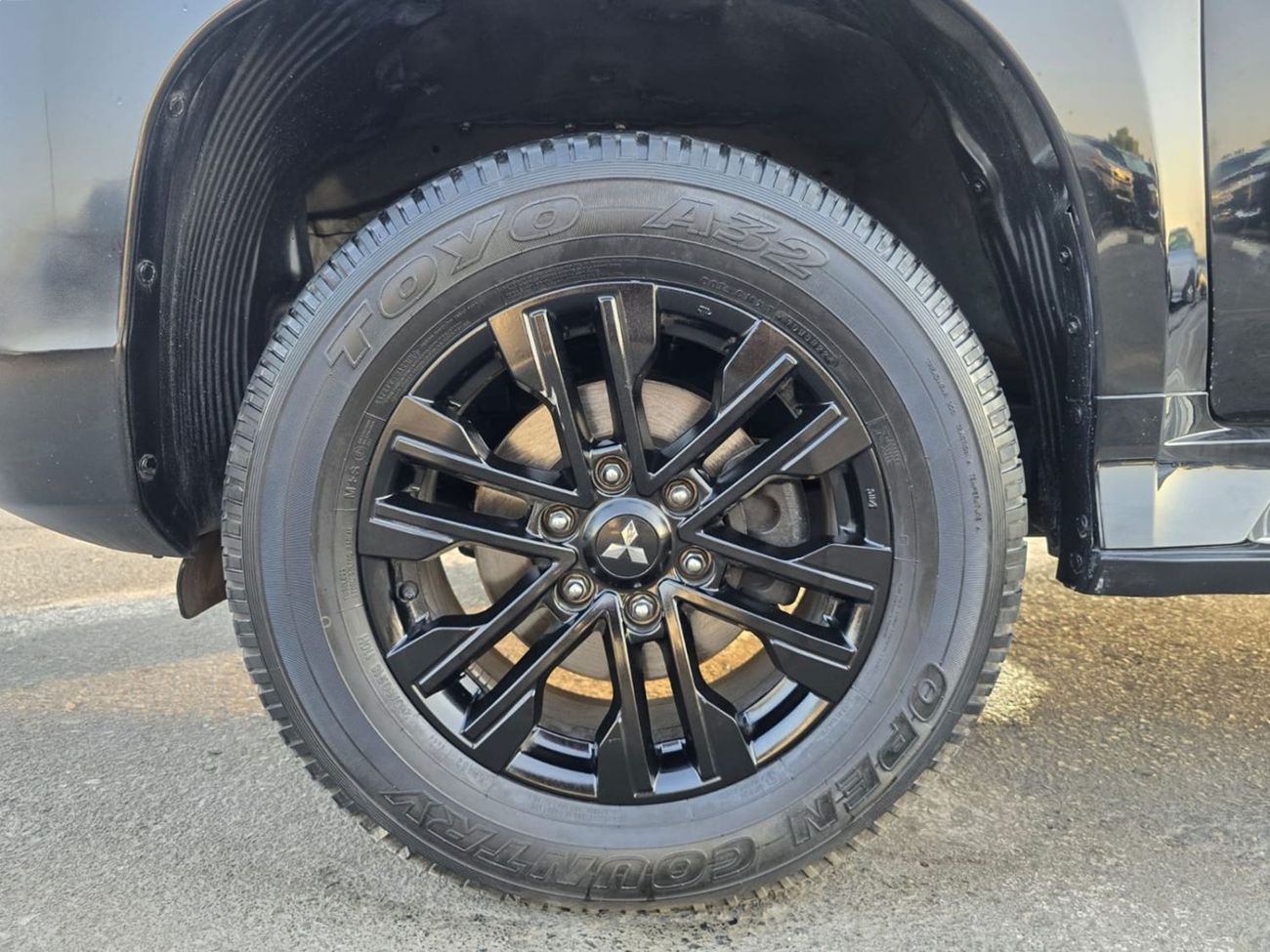 Mitsubishi Pajero 2022 MITSUBISHI PAJERO SUV RHD 2.4 L DIESEL AUTOMATIC (PM06834)