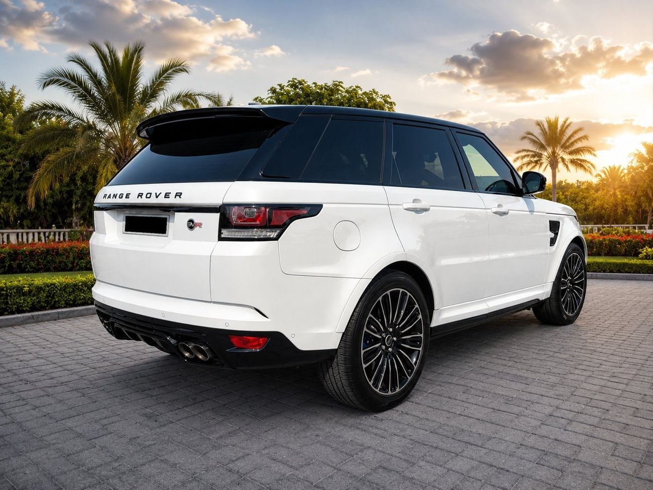 Land Rover Range Rover Sport SVR 5.0L (575 HP) AWD