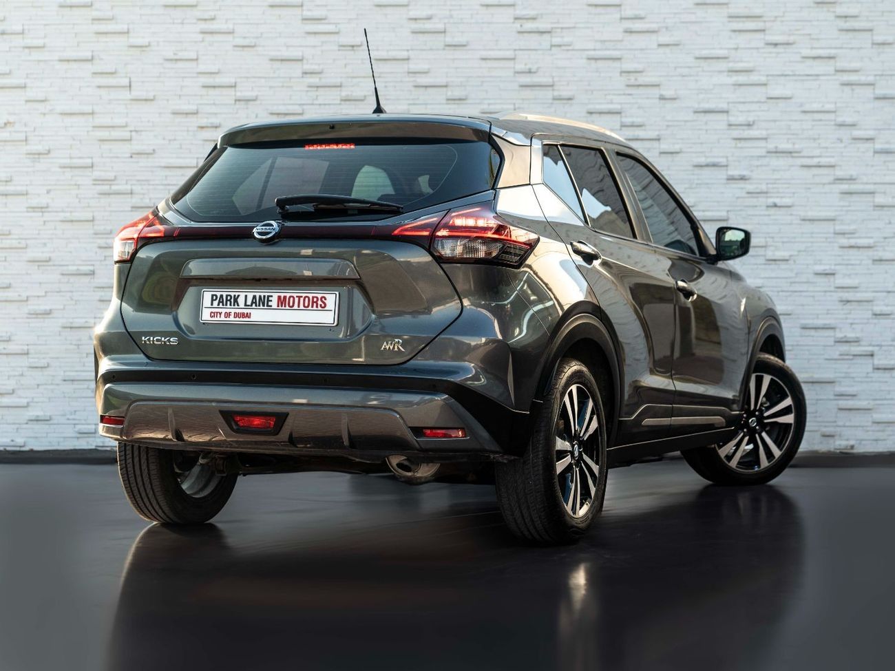 نيسان كيكس AED 943 PM • KICKS SV • ONLY 20,000 KM • FULL SERVICE HISTORY • PRISTINE CONDITION